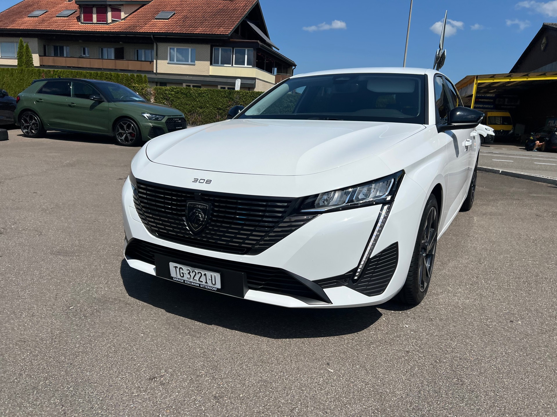 PEUGEOT 308 SW 1.5 BlueHDI Allure Pack EAT8-showroom-element-2