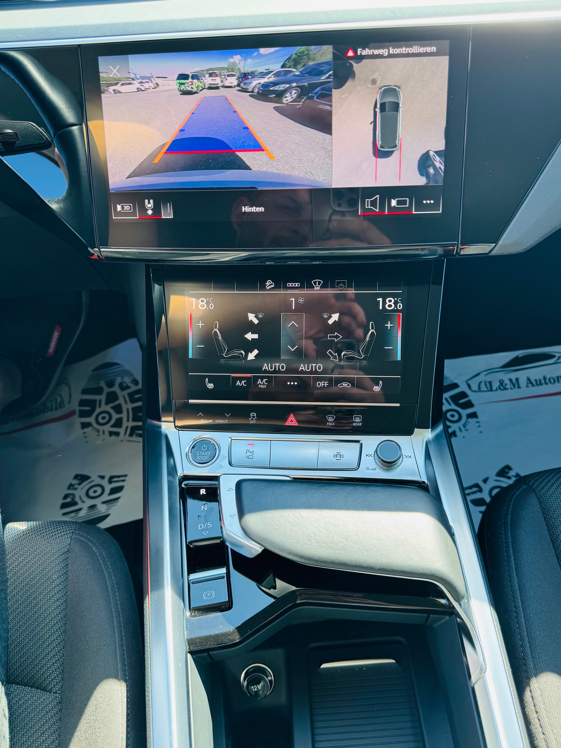AUDI e-tron 50 S Line quattro-image-10