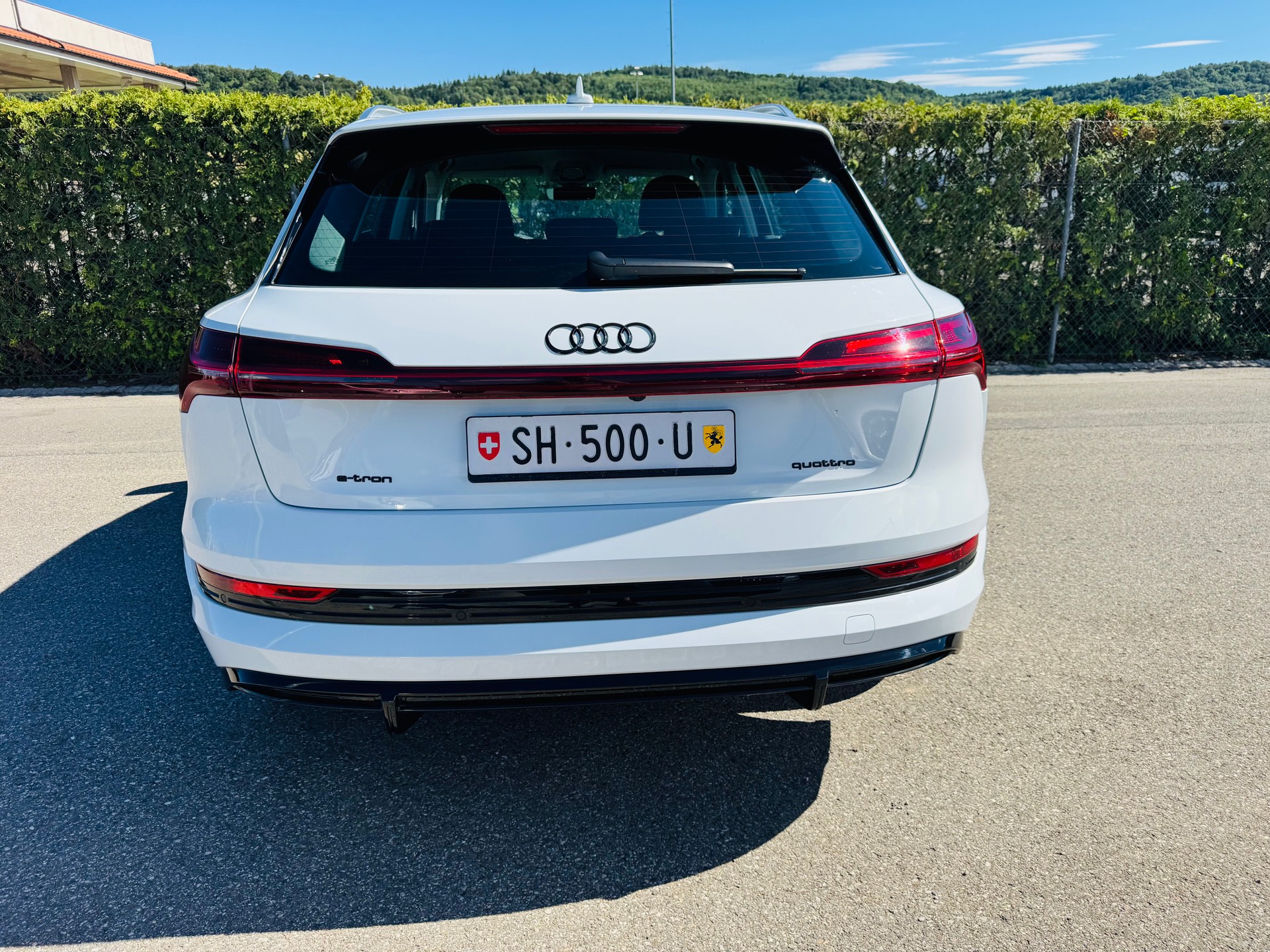 AUDI e-tron 50 S Line quattro-image-5