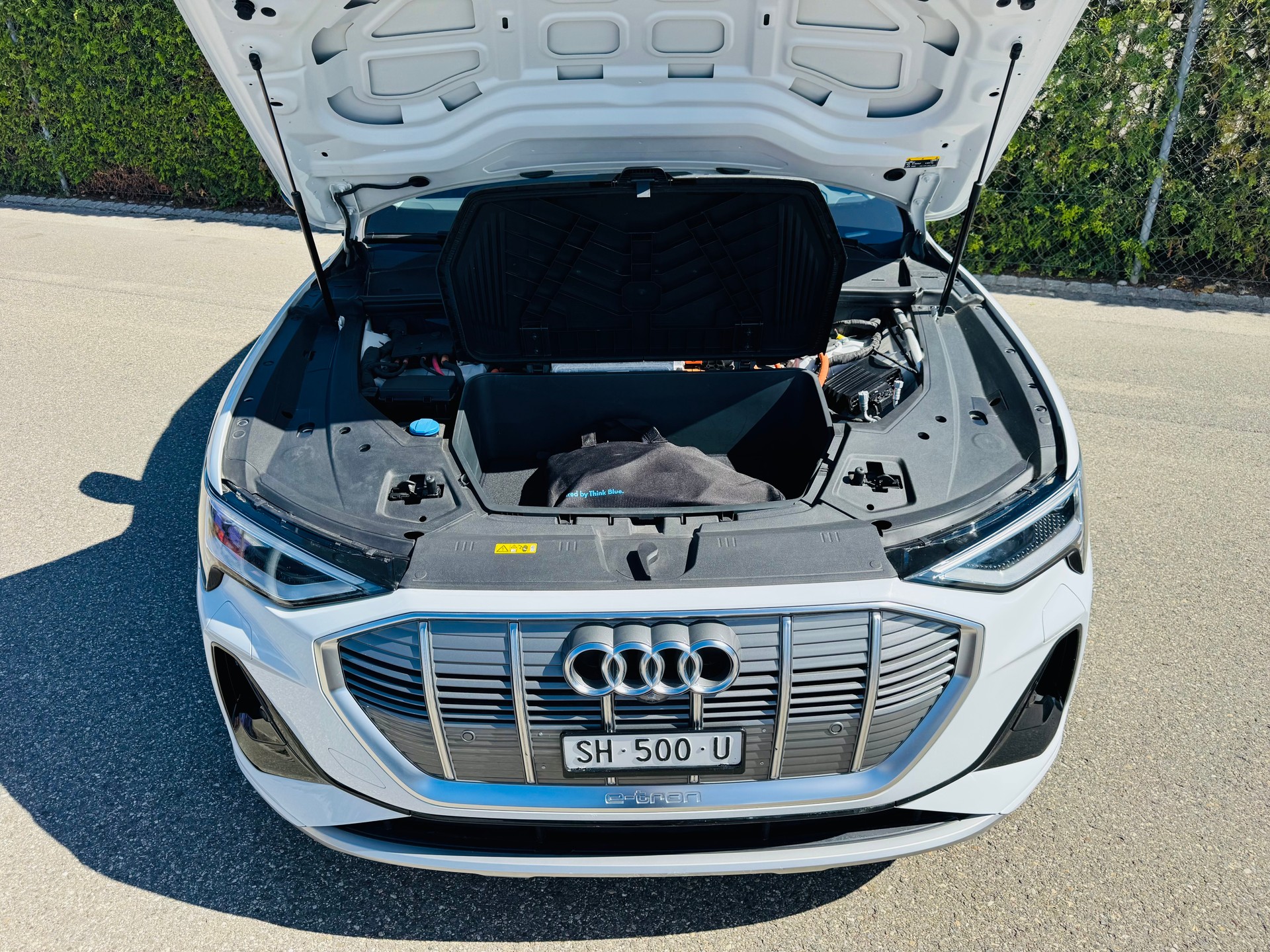 AUDI e-tron 50 S Line quattro-image-15