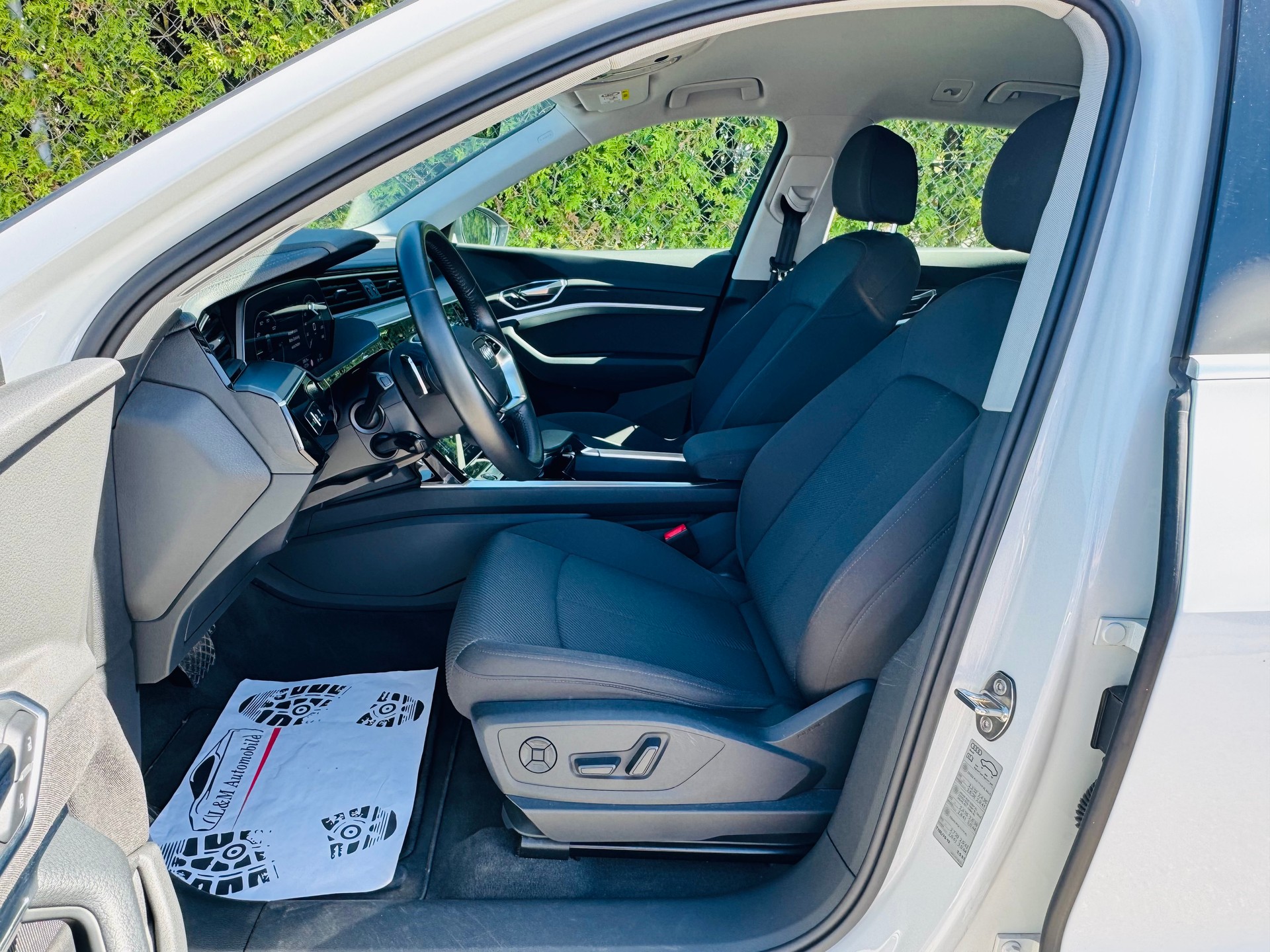 AUDI e-tron 50 S Line quattro-image-11