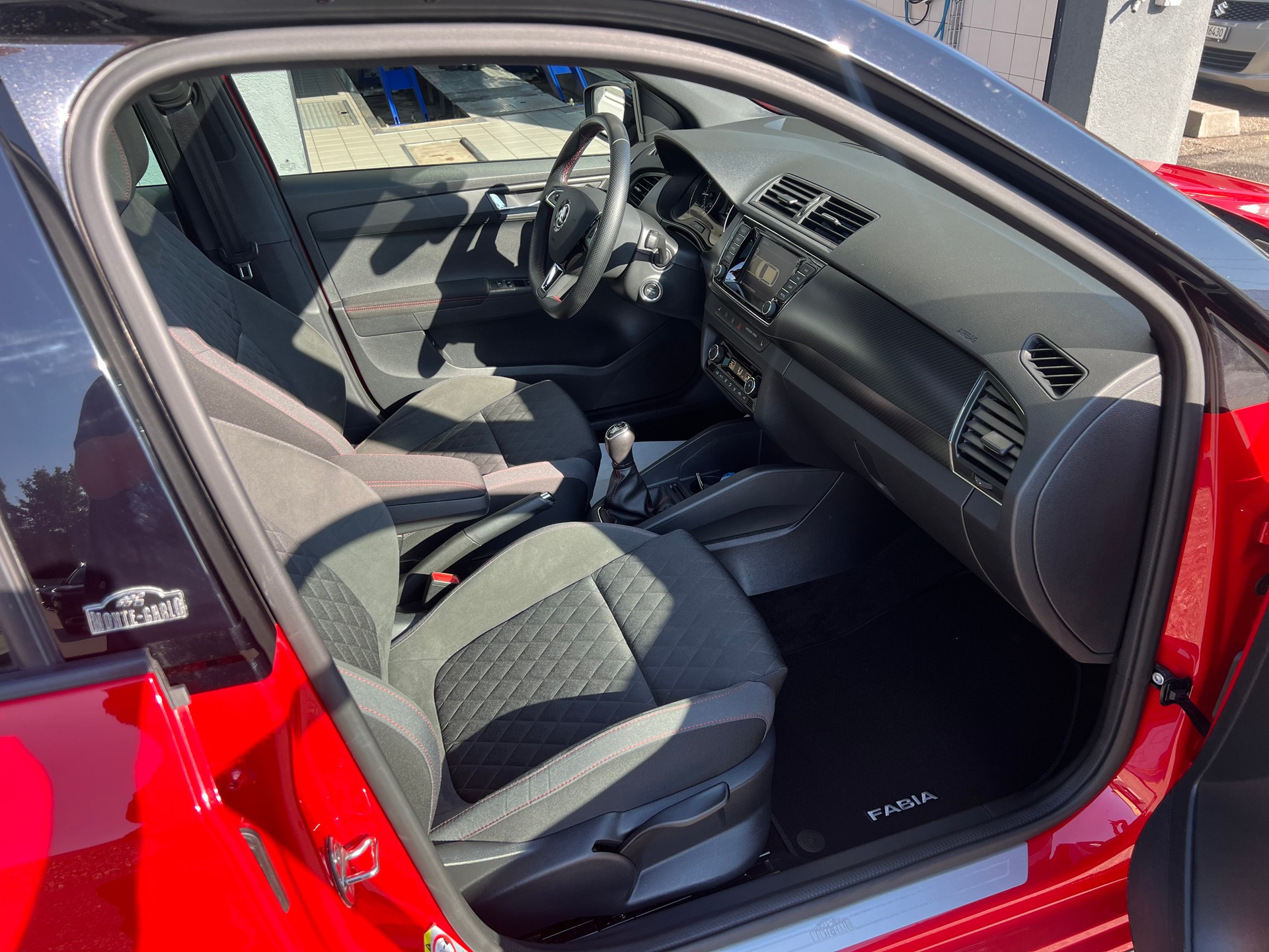 SKODA Fabia 1.0 TSI Monte Carlo-image-11