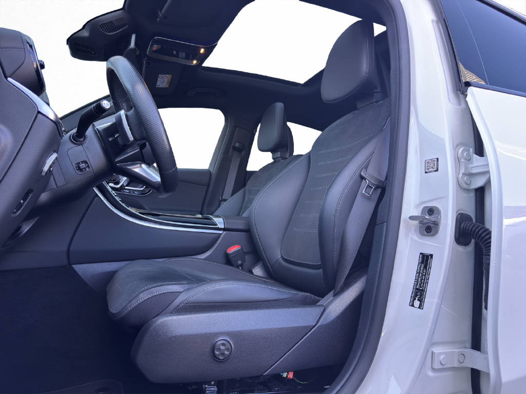 MERCEDES-BENZ GLC 200 AMG Line 4Matic Coupé-image-9