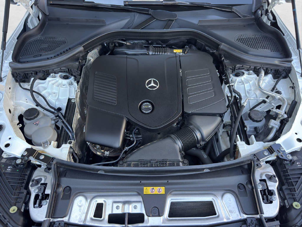 MERCEDES-BENZ GLC 200 AMG Line 4Matic Coupé-image-8