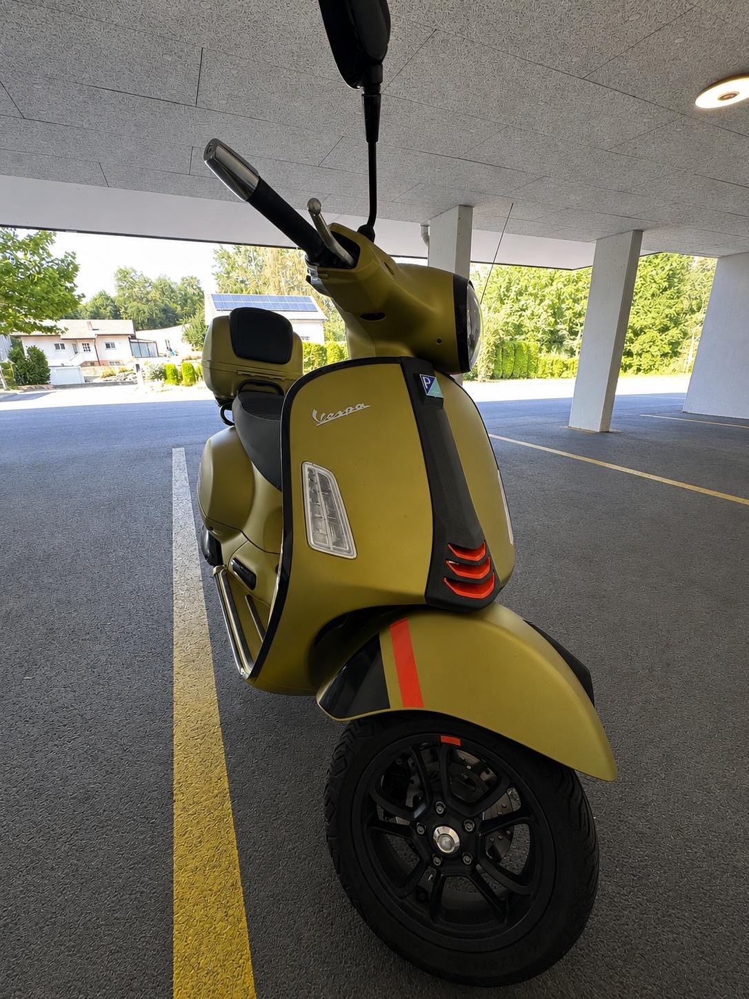 PIAGGIO Vespa GTS 300-image-1