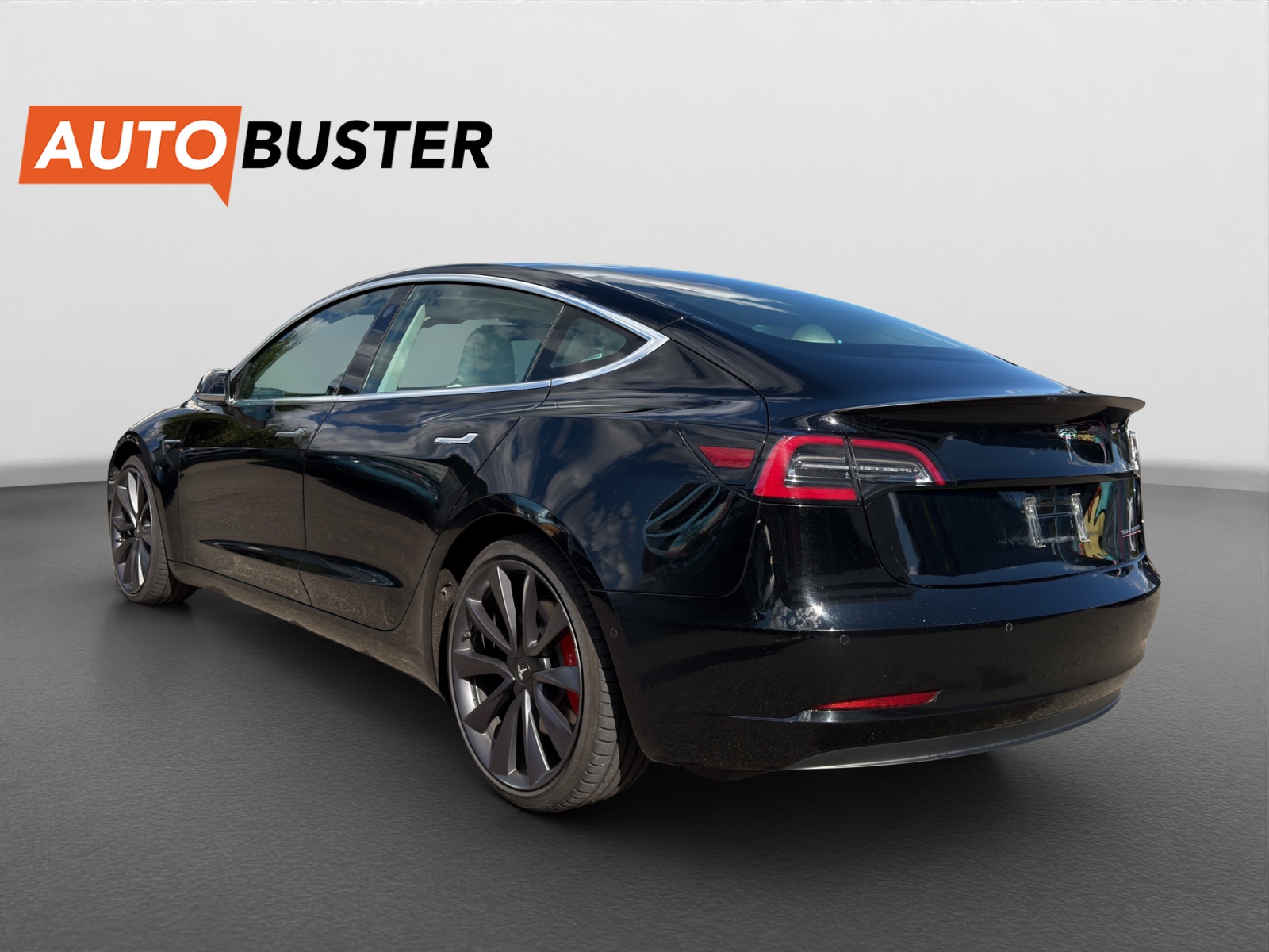 TESLA Model 3 Performance Dual Motor AWD-showroom-element-2