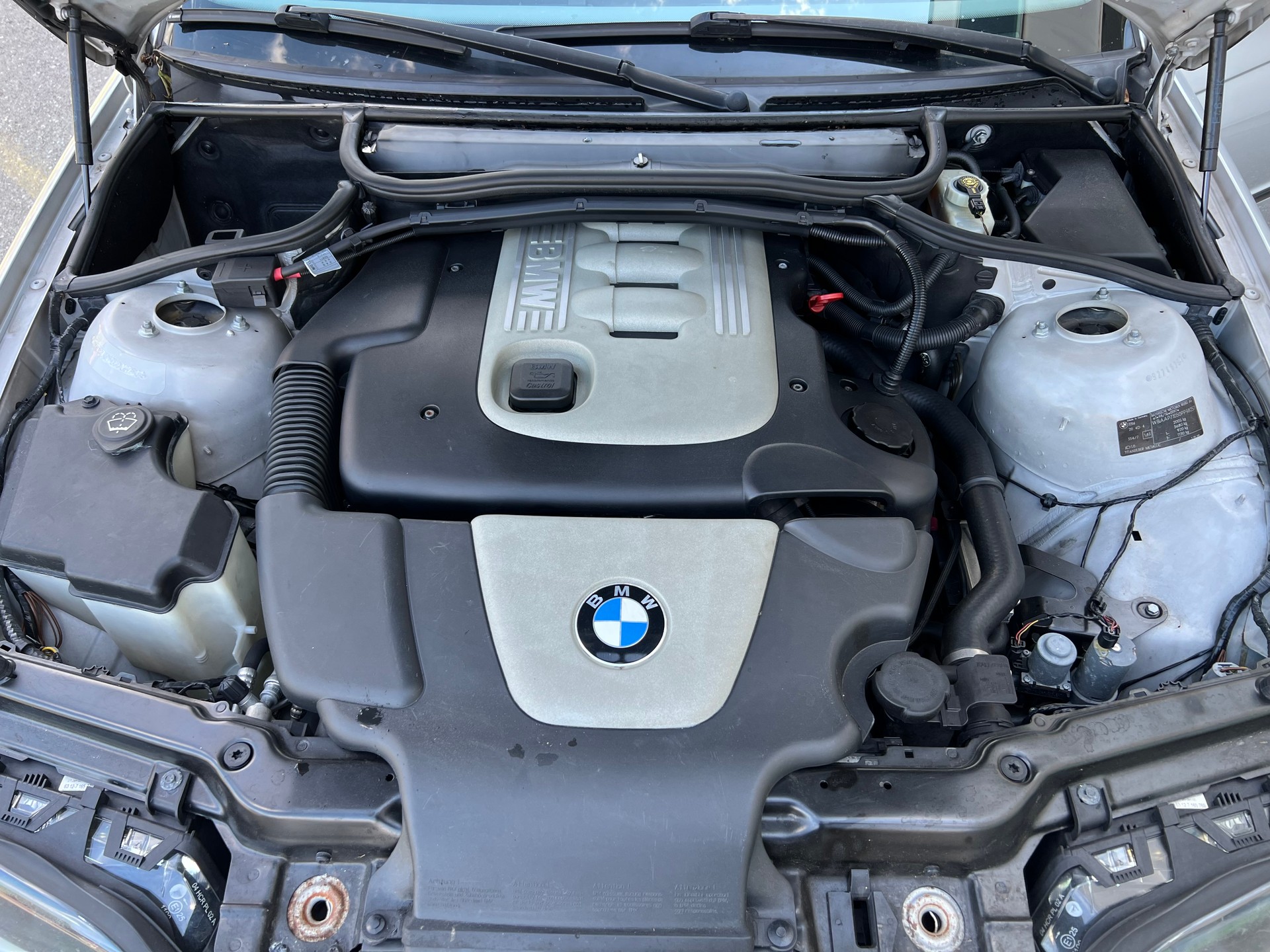 BMW 320d Touring-image-9