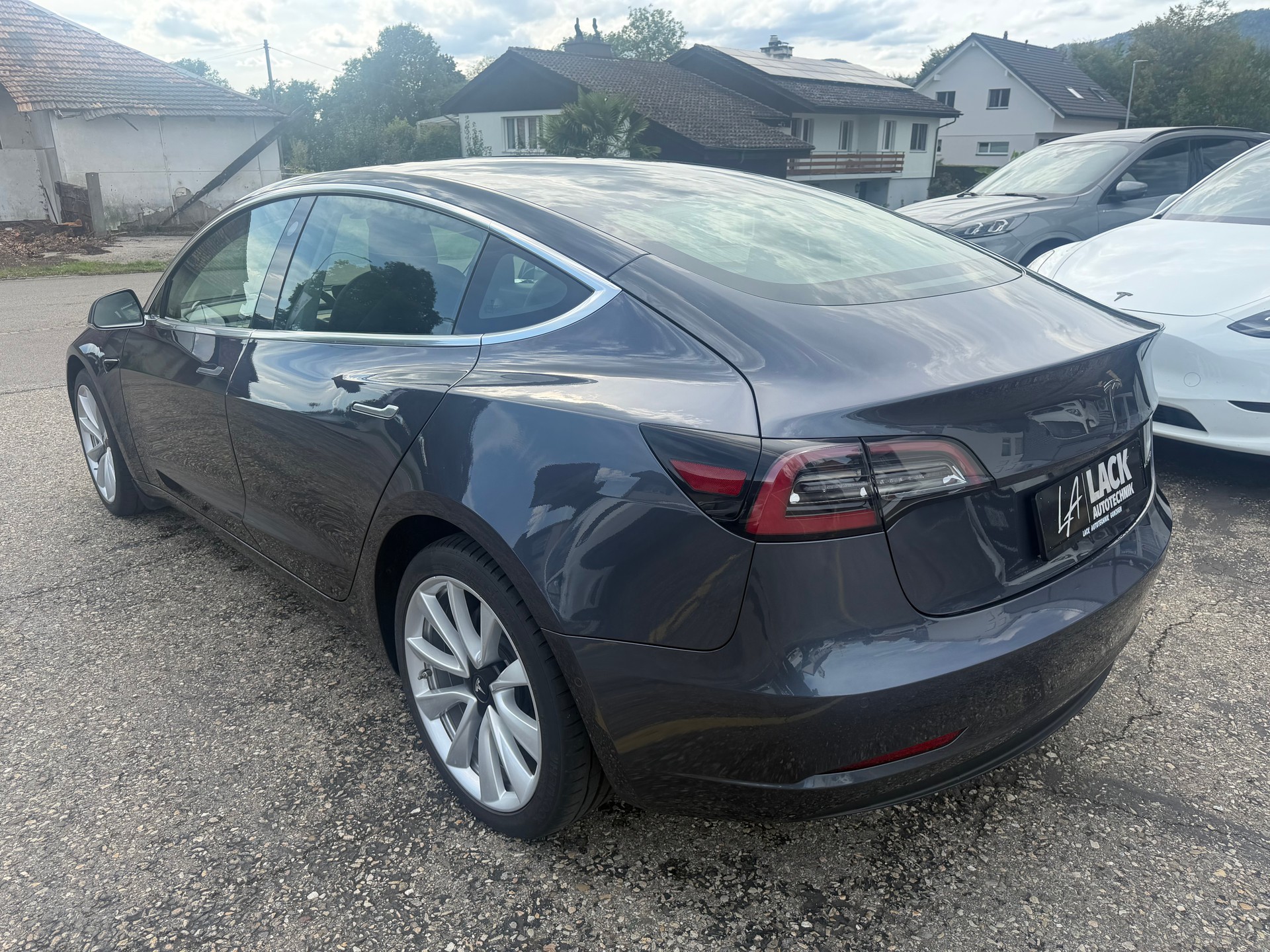 TESLA Model 3 Long Range Dual Motor AWD-image-9