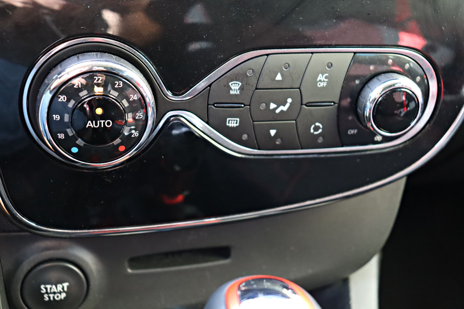 RENAULT Clio 1.6 T RS 200 EDC-image-19