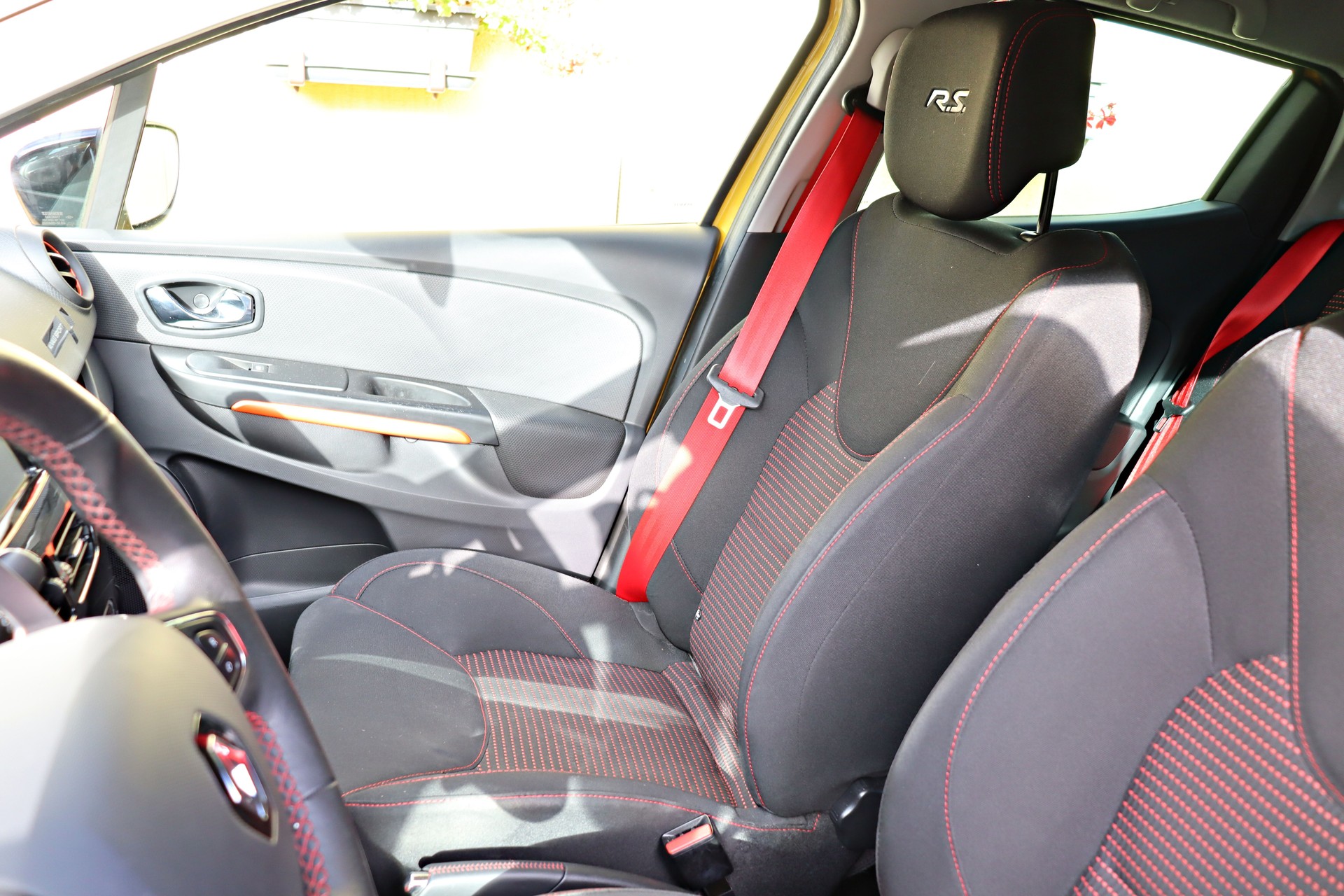 RENAULT Clio 1.6 T RS 200 EDC-image-11