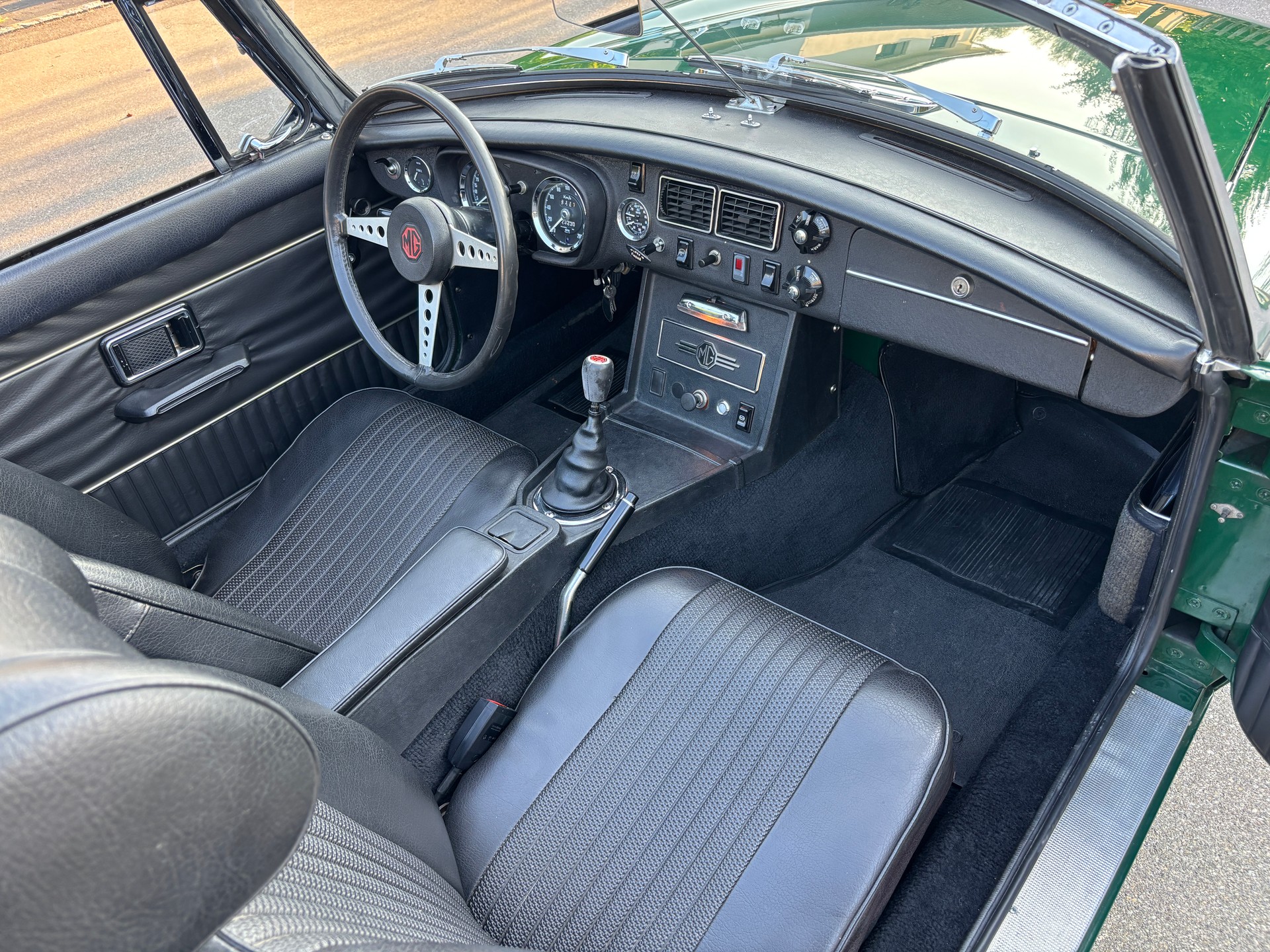 MG MGB-image-9