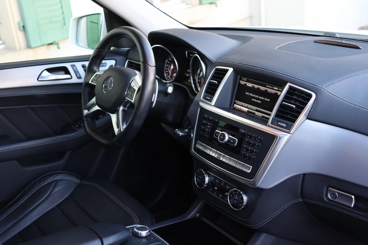 MERCEDES-BENZ ML 63 AMG Executive 4Matic Speedshift-image-8