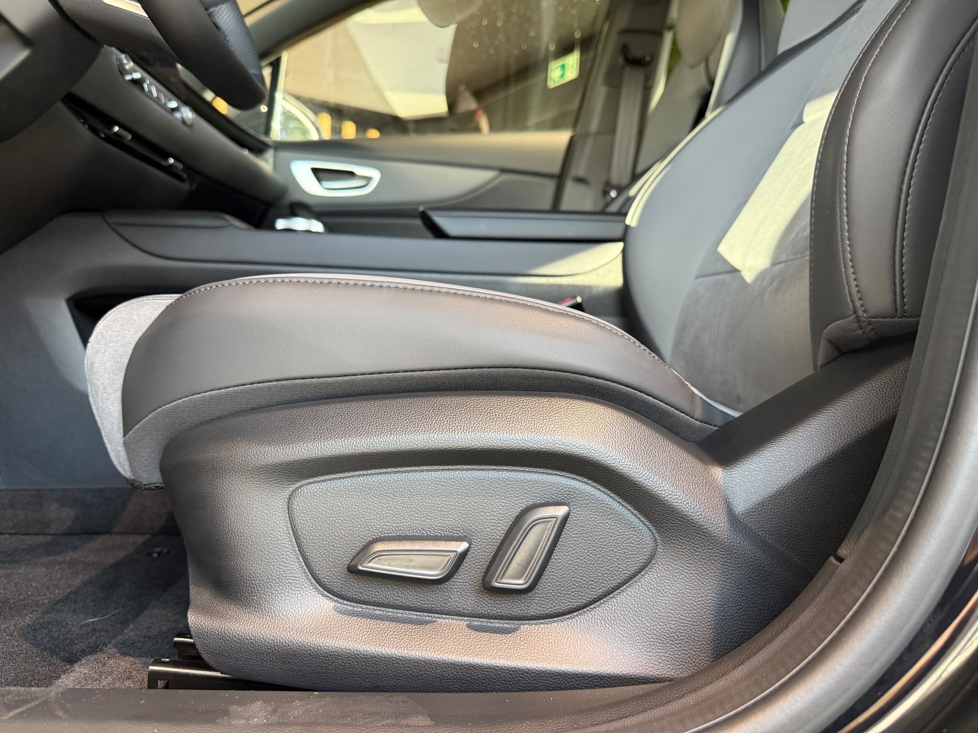 MG 4 EV 64kWh Xpower AWD-image-6