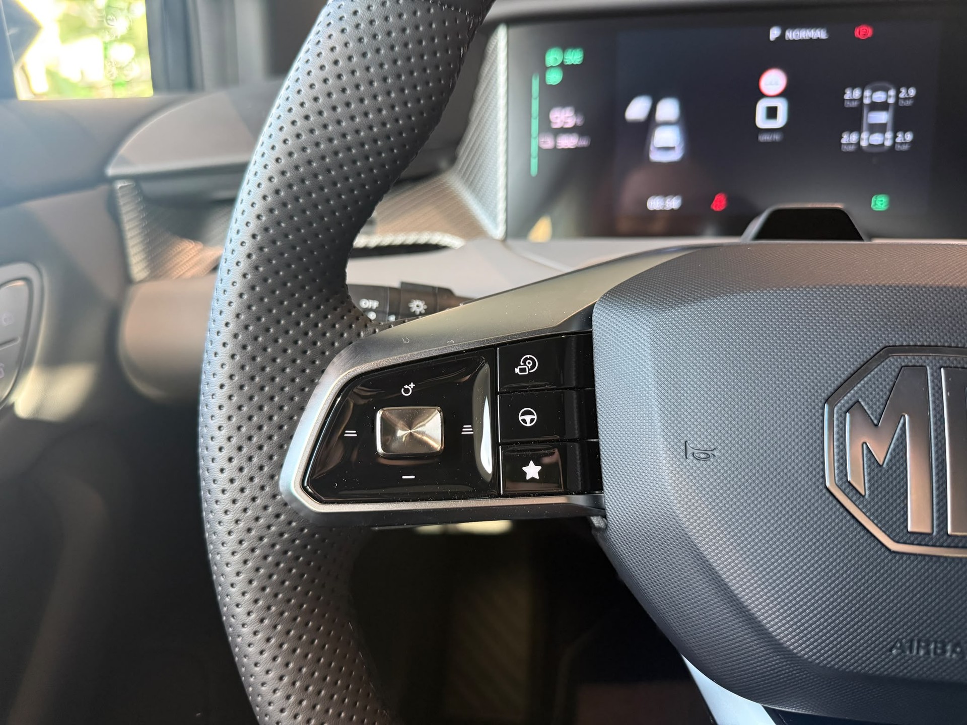 MG 4 EV 64kWh Xpower AWD-image-14
