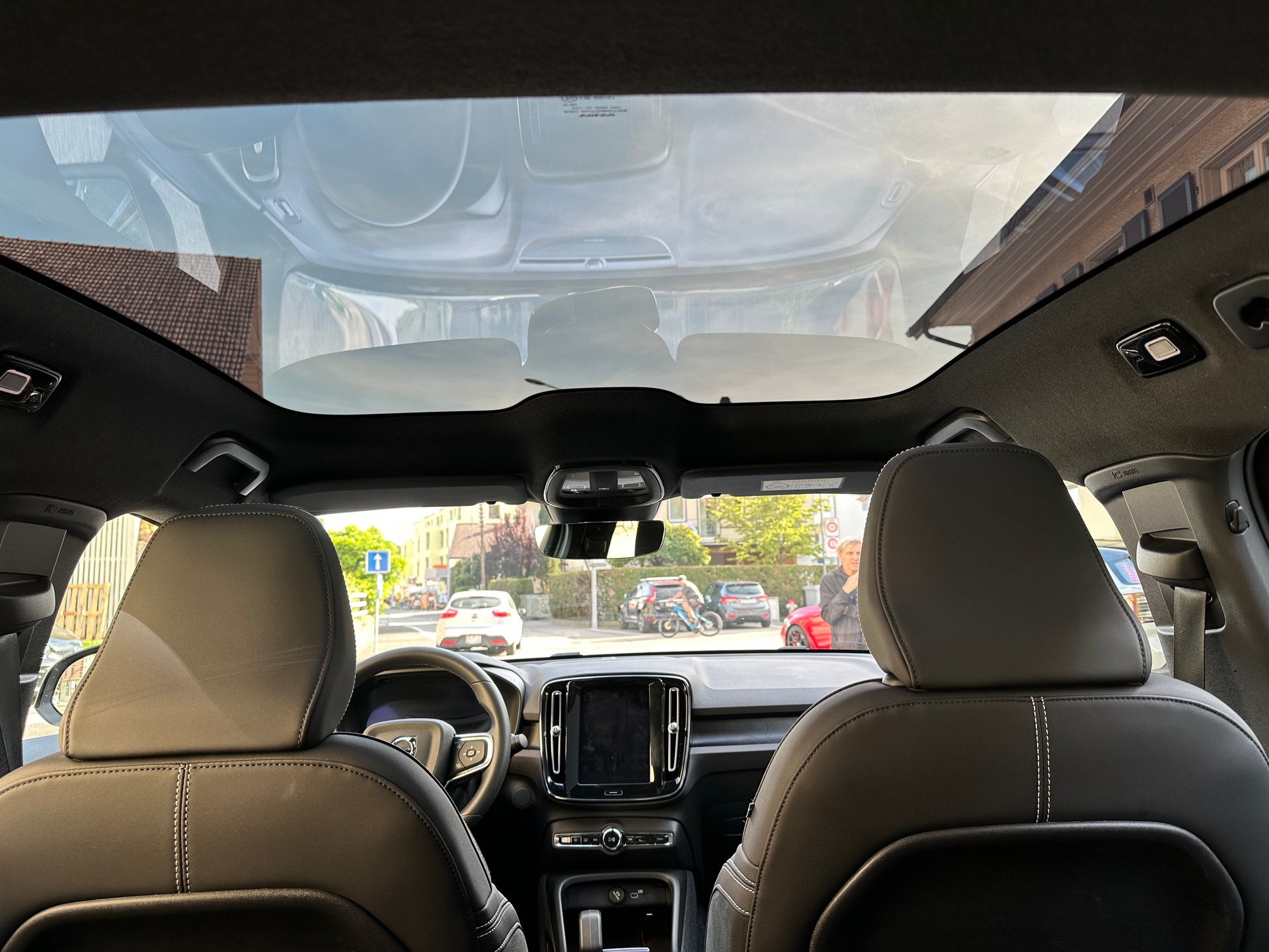 VOLVO C40 Recharge P8 Twin AWD Pure Electric Ultimate-image-18