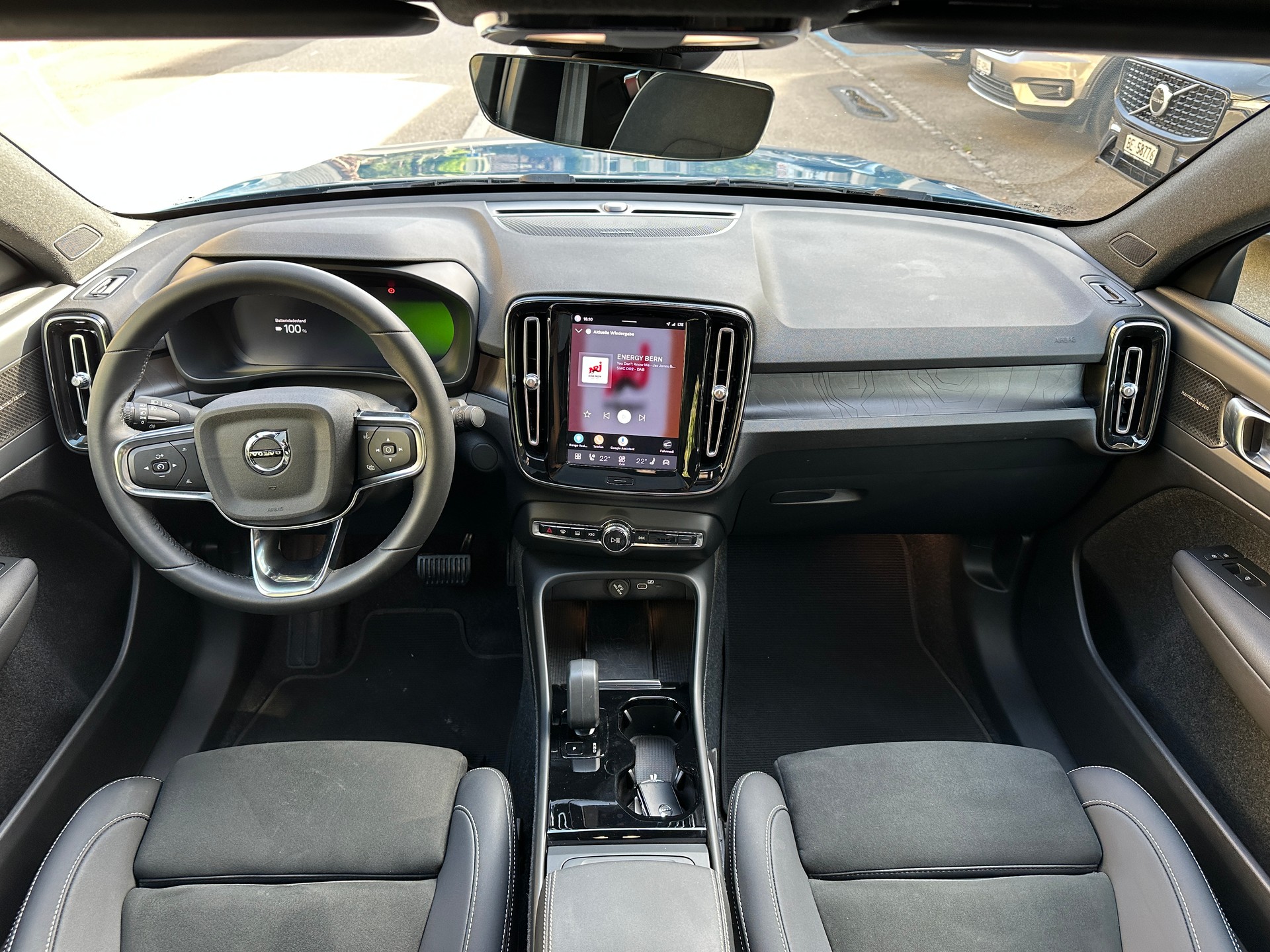 VOLVO C40 Recharge P8 Twin AWD Pure Electric Ultimate-image-7