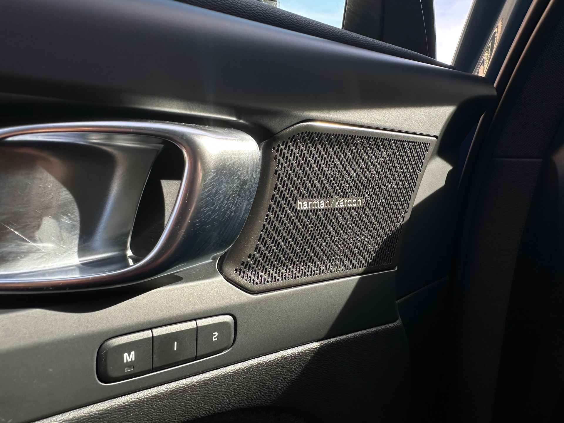 VOLVO C40 Recharge P8 Twin AWD Pure Electric Ultimate-image-19