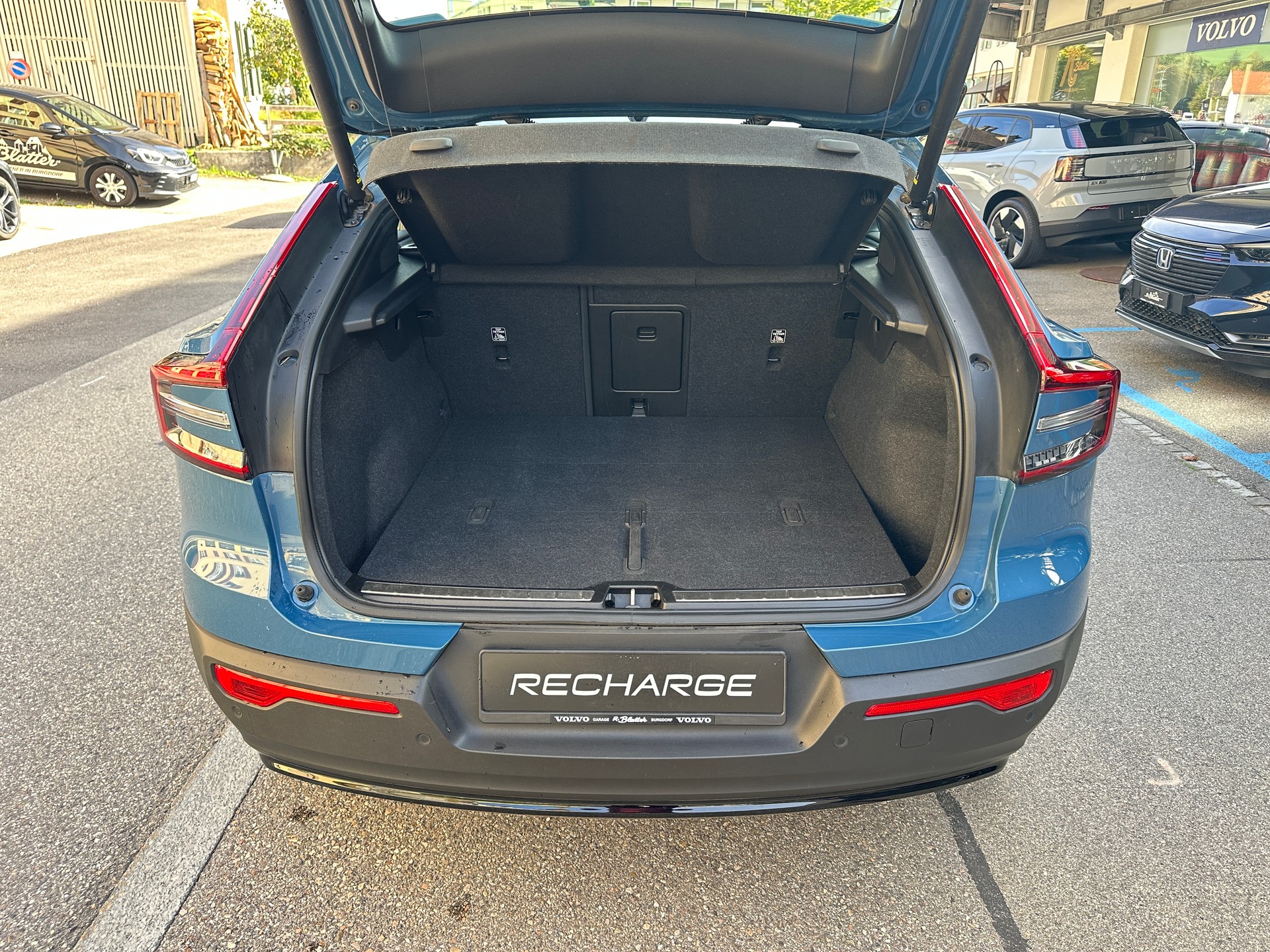 VOLVO C40 Recharge P8 Twin AWD Pure Electric Ultimate-image-14