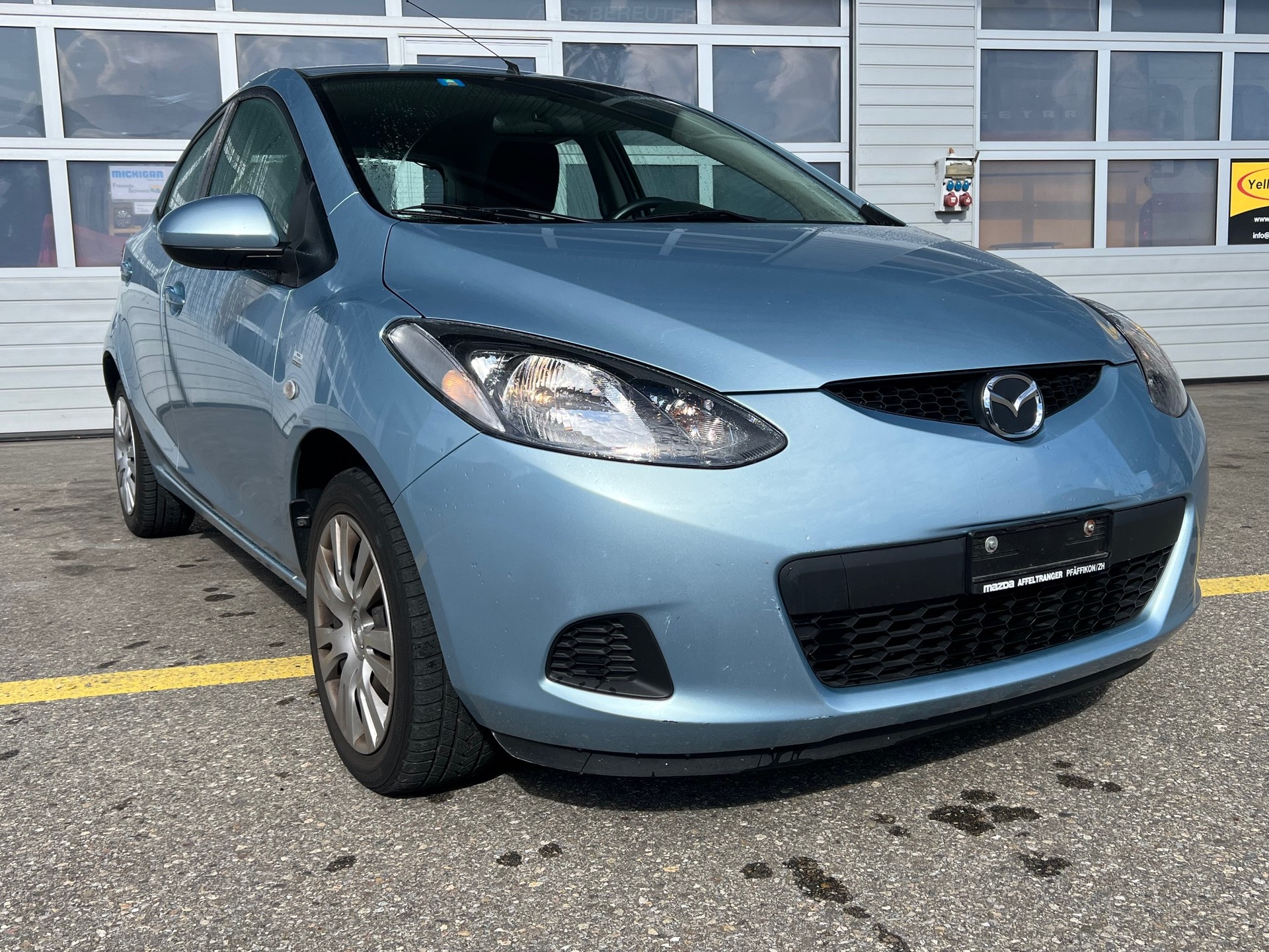 MAZDA Super seltener Mazda 2 Automat mit sehr wenig KM / Frisch ab MFK