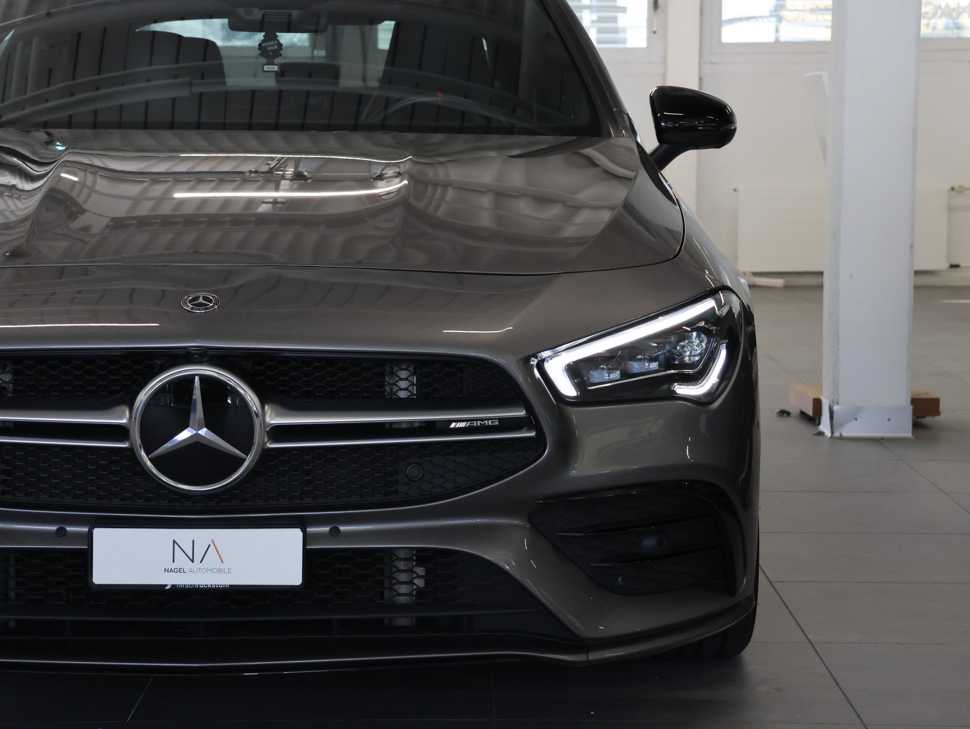 MERCEDES-BENZ CLA 35 AMG 4Matic 7G-DCT *MOUNTAIN-GRAU LACKIERUNG*-showroom-element-3