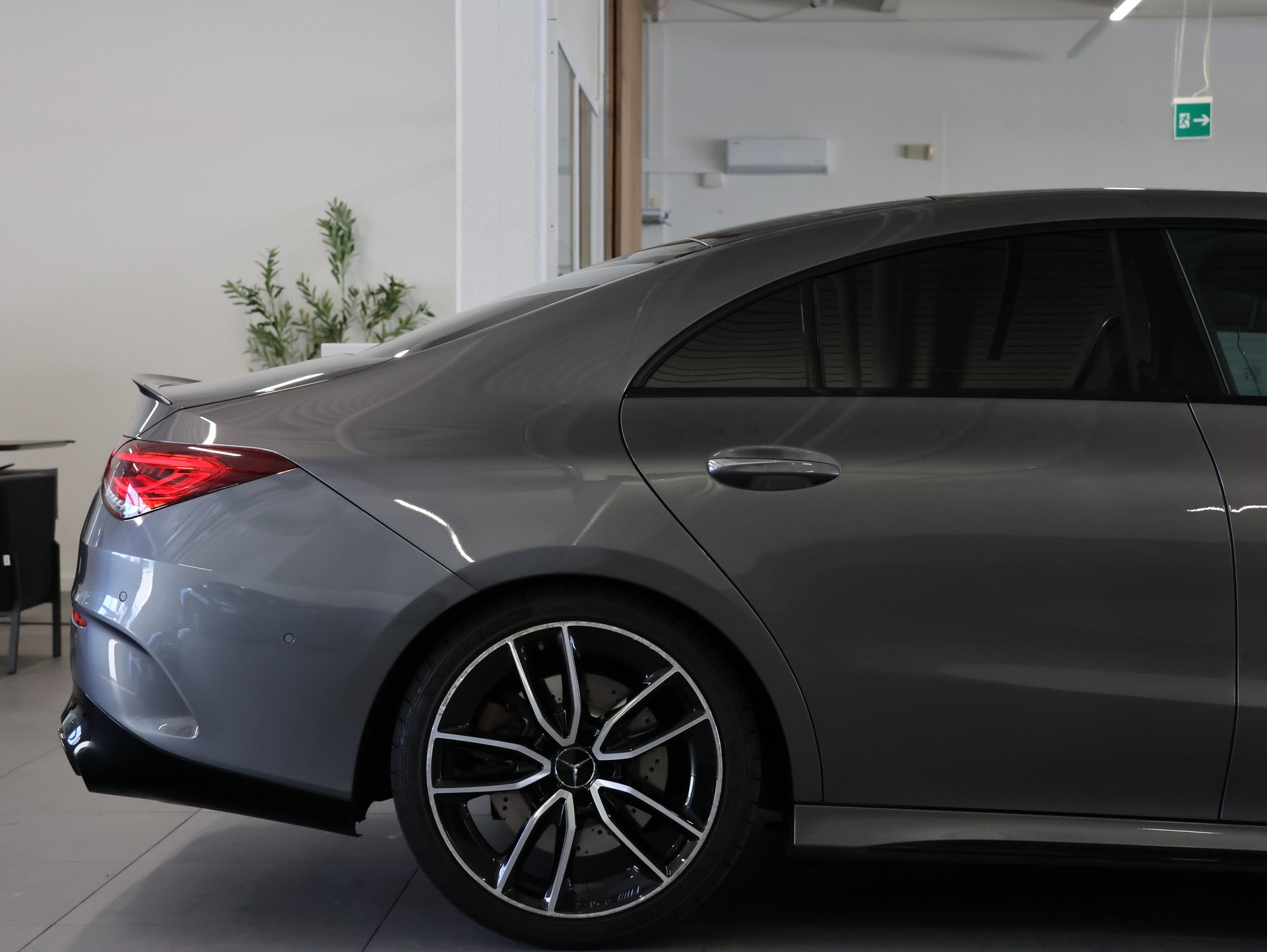 MERCEDES-BENZ CLA 35 AMG 4Matic 7G-DCT *MOUNTAIN-GRAU LACKIERUNG*-image-8