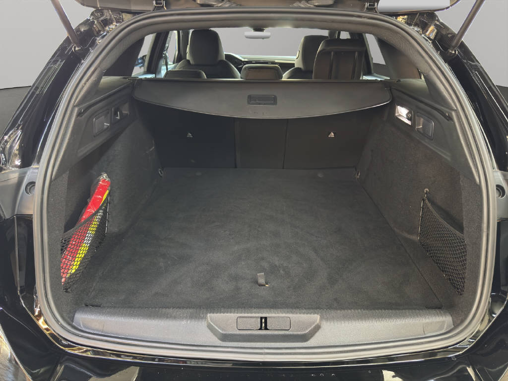 PEUGEOT 308 SW 1.6 PHEV 180 GT-image-12