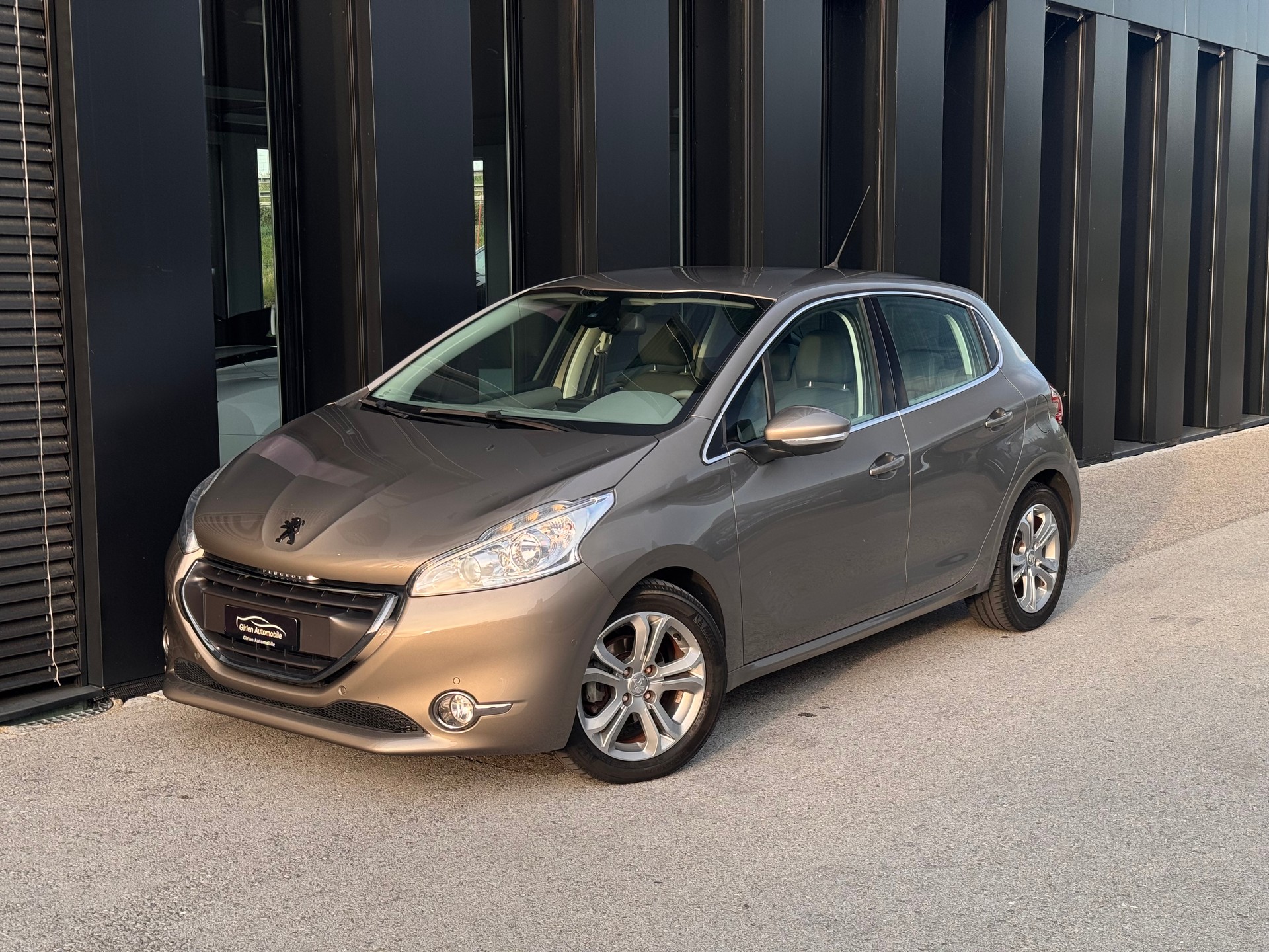 PEUGEOT 208 1.6 VTI Allure Automatik