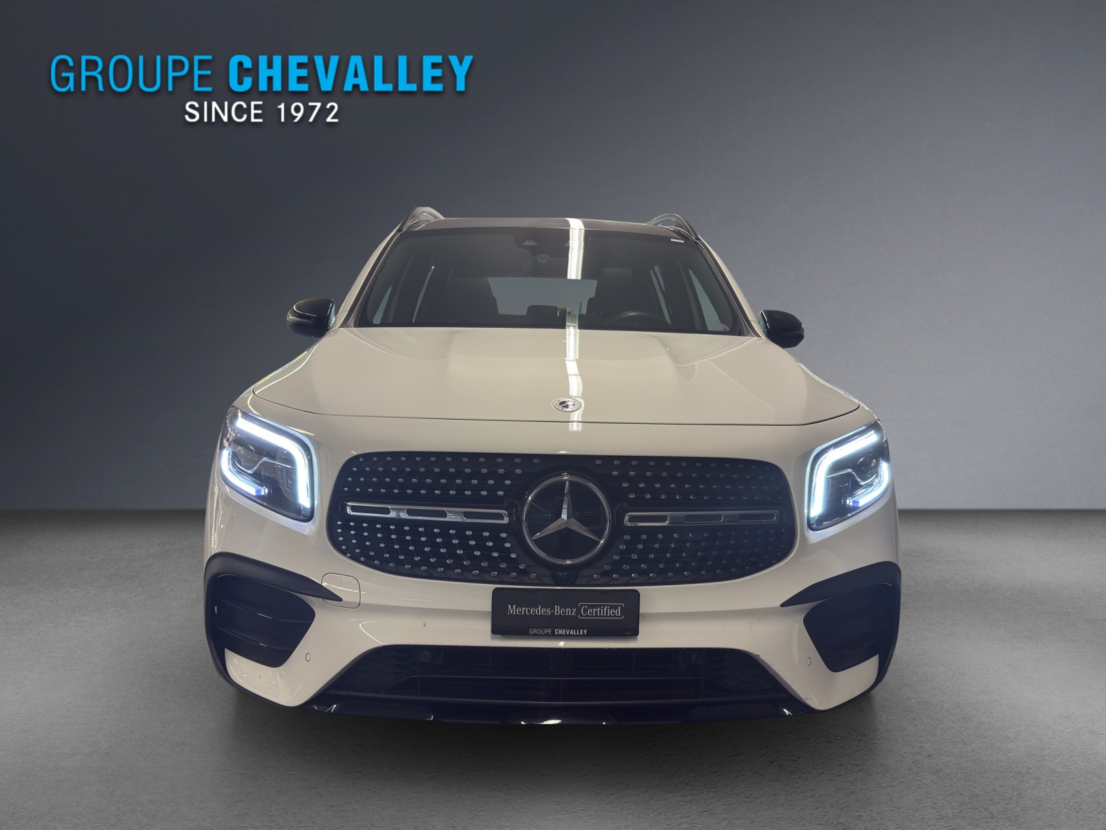 MERCEDES-BENZ GLB 250 AMG Line 4 MATIC-showroom-element-1