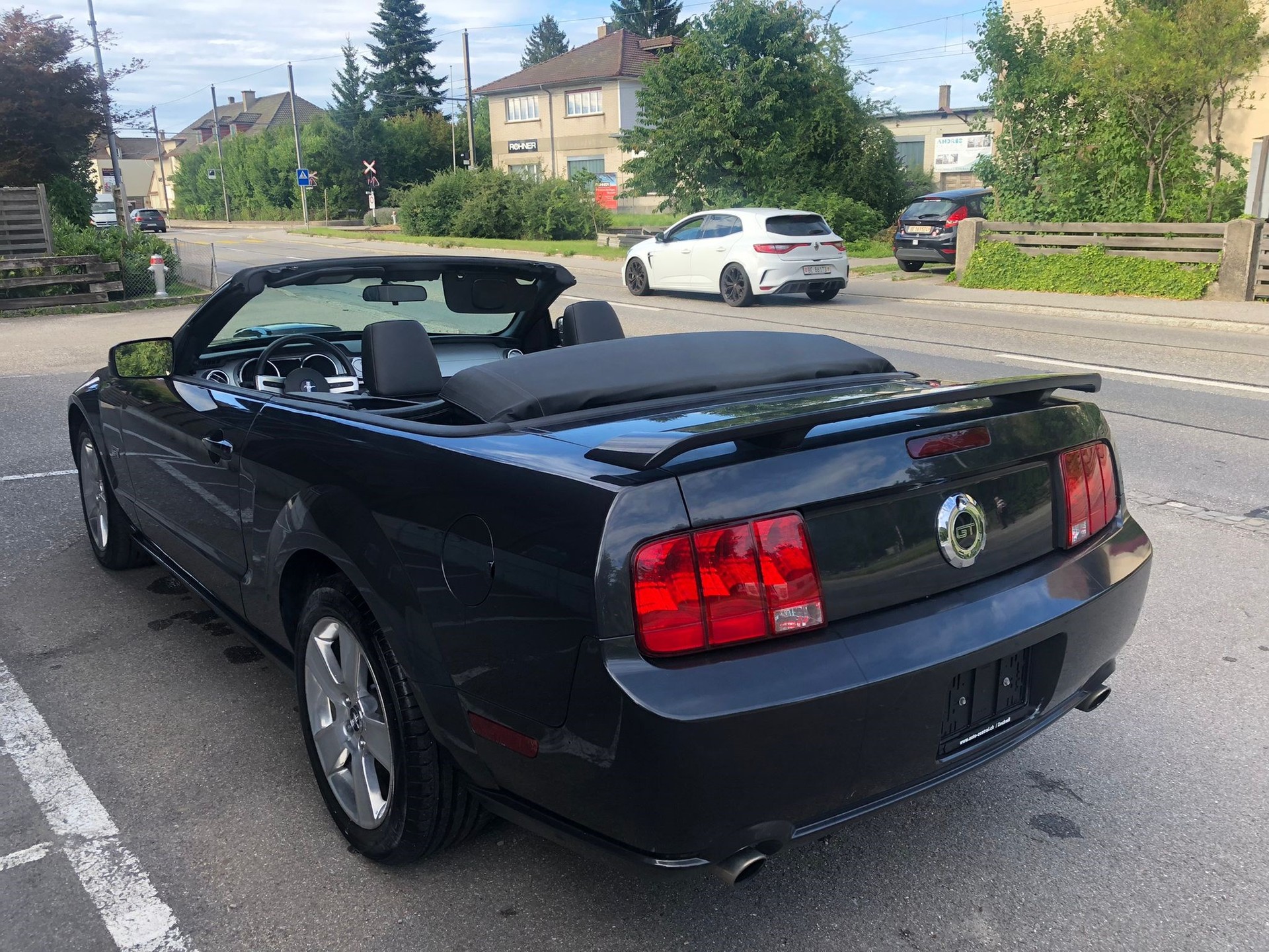 FORD MUSTANG GT-showroom-element-3