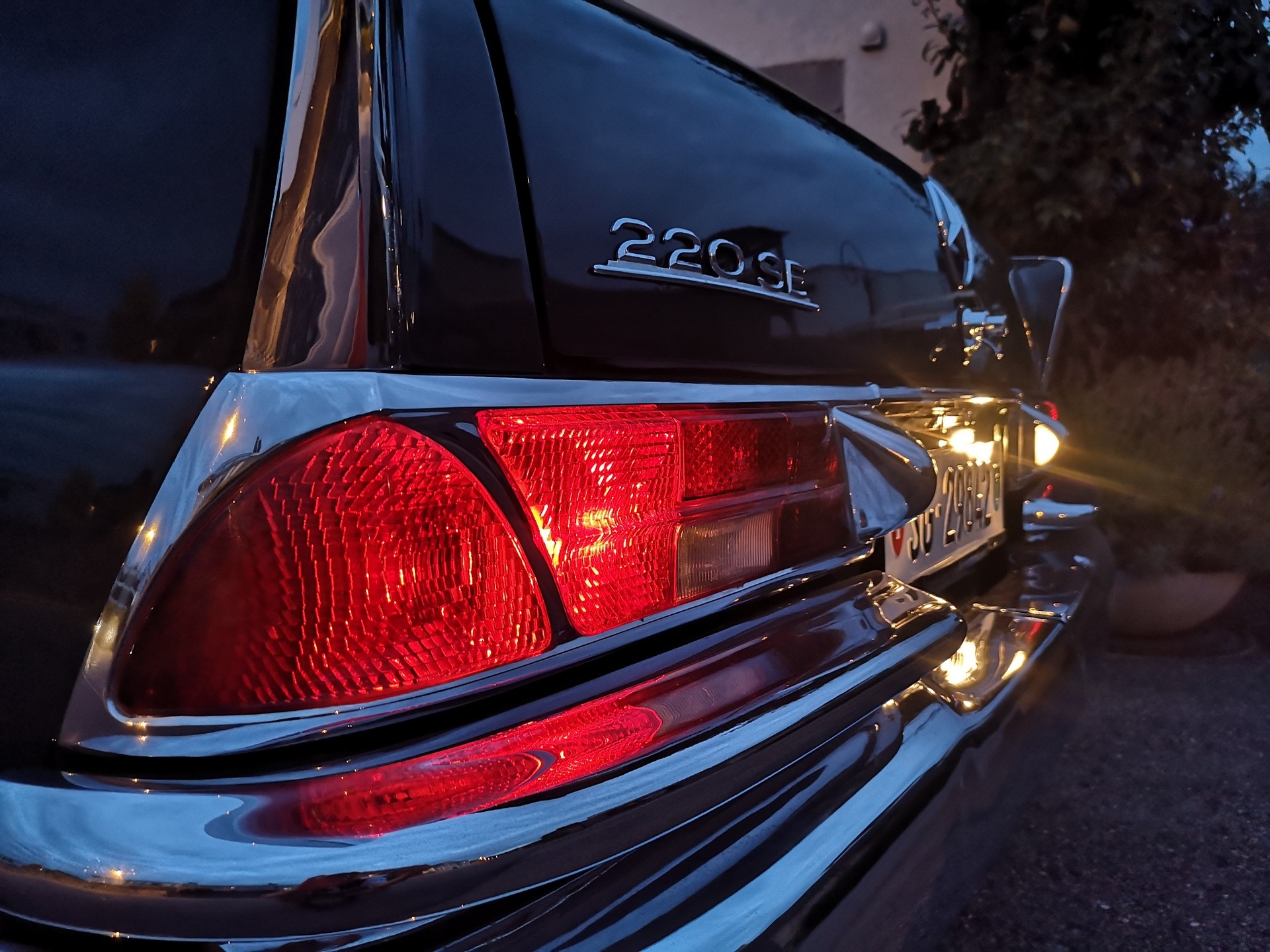 MERCEDES-BENZ Mercedes 220 SEb Heckflosse-image-10