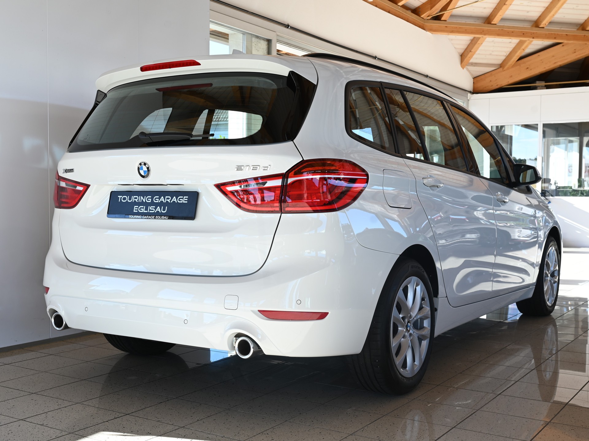 BMW 218d xDrive Gran Tourer-image-6