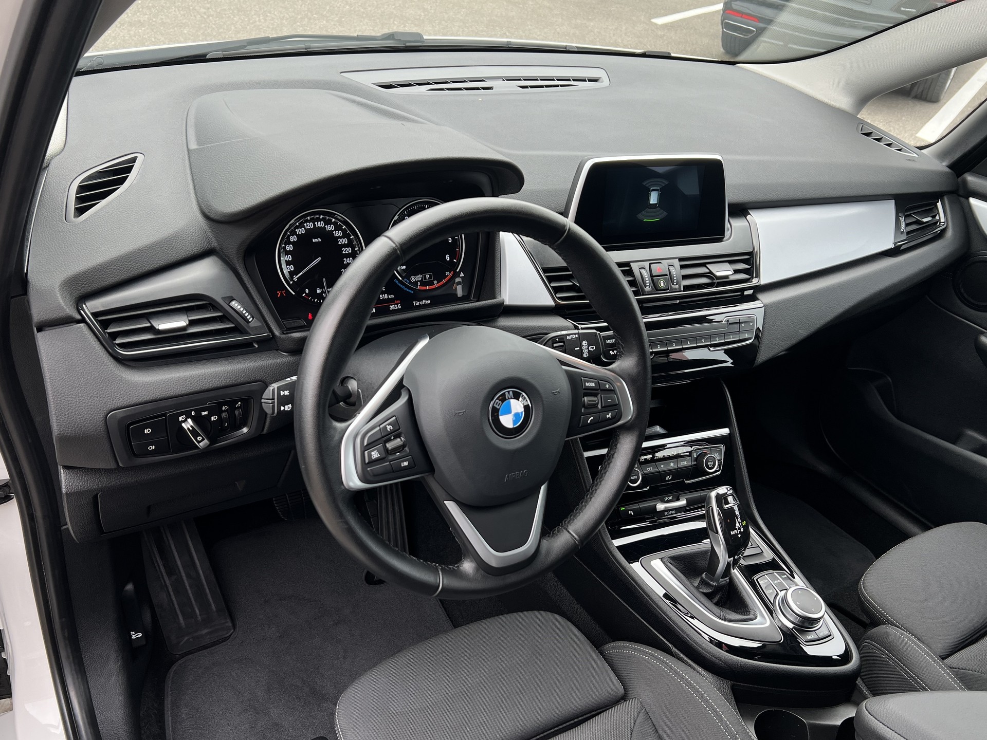 BMW 218d xDrive Gran Tourer-image-8