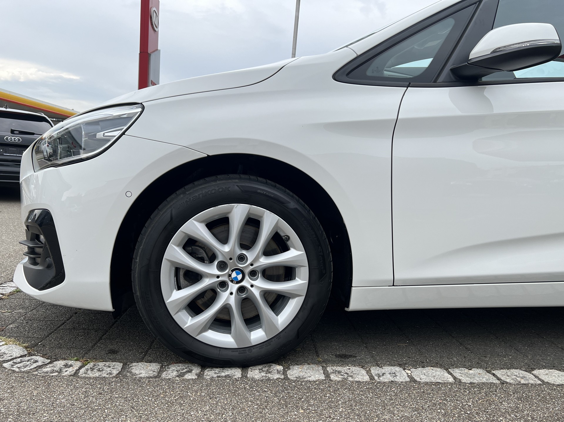 BMW 218d xDrive Gran Tourer-image-24