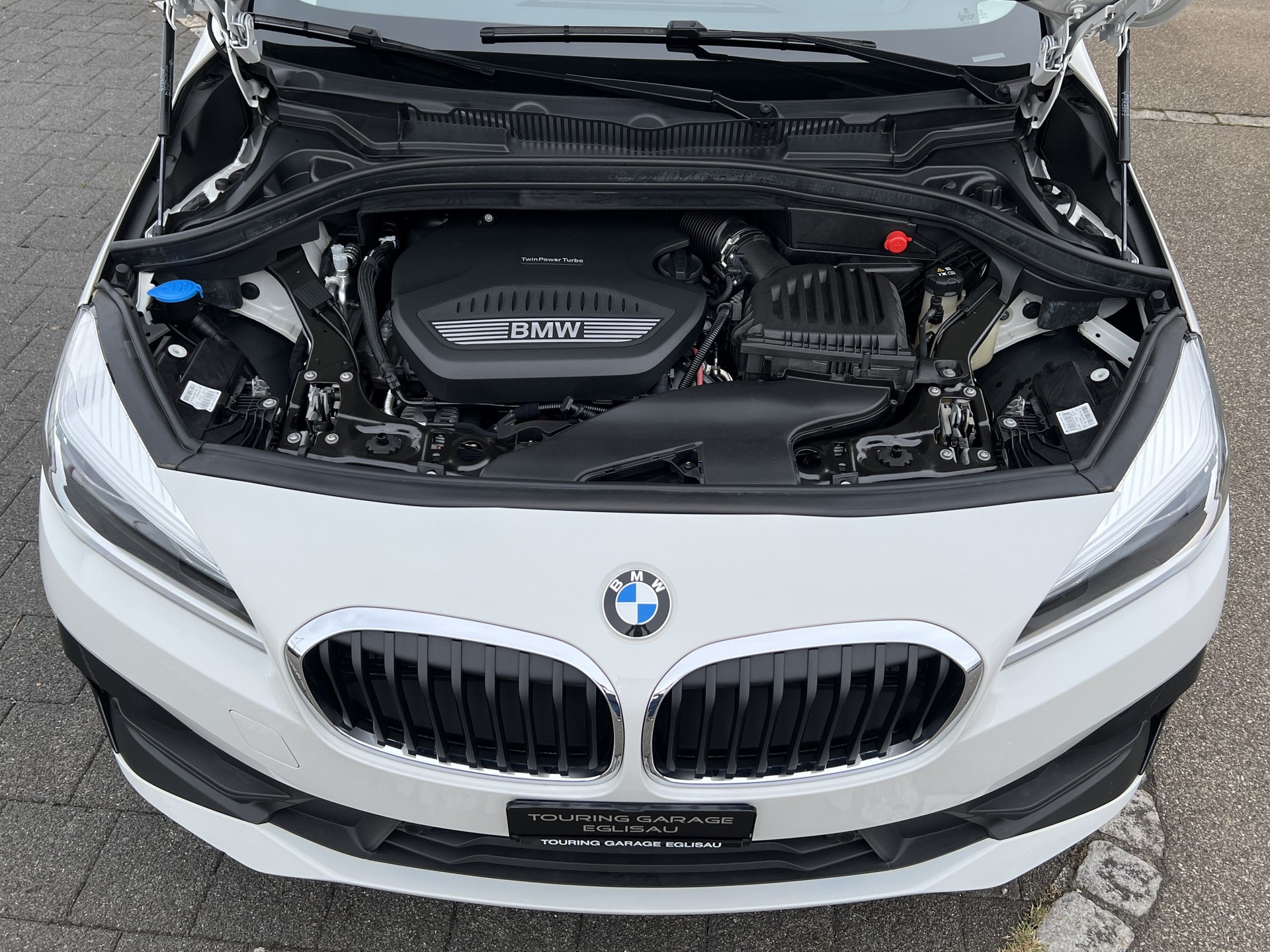 BMW 218d xDrive Gran Tourer-image-22