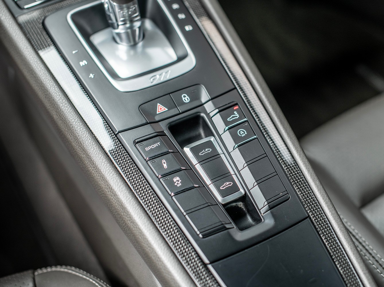 PORSCHE 911 Targa 4 PDK-image-16