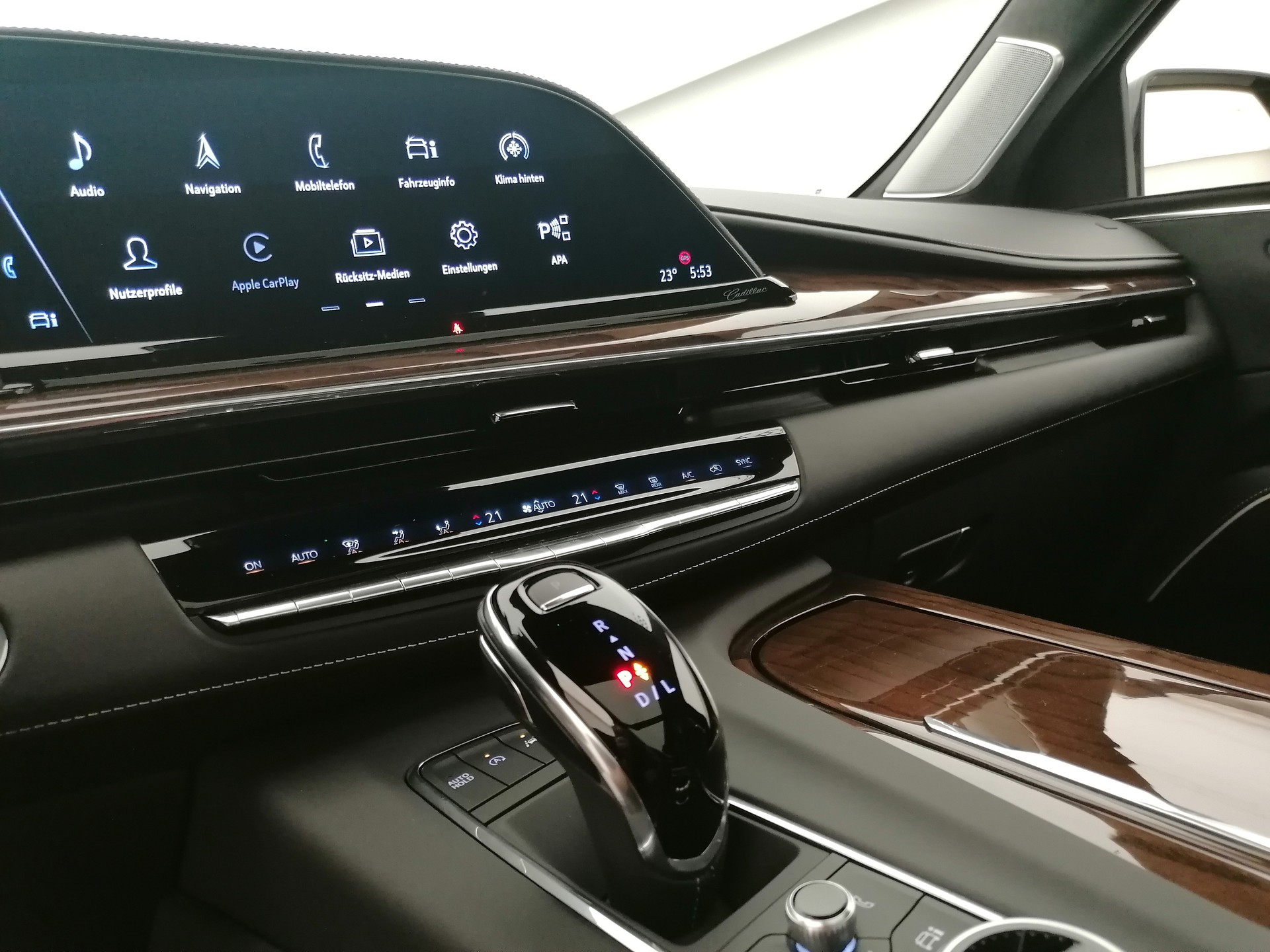 CADILLAC Escalade 6.2 Platinum Sport AWD-image-10
