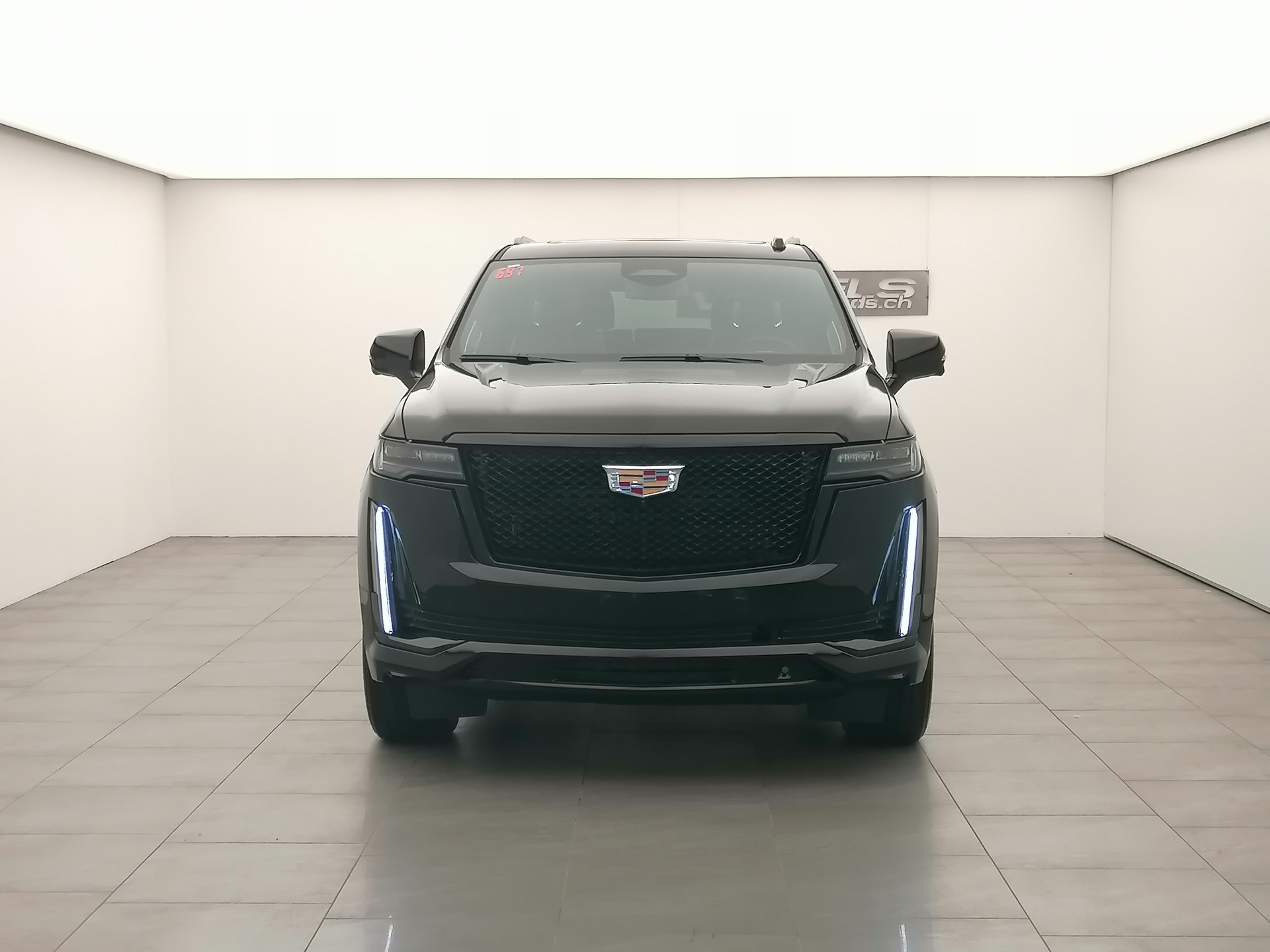 CADILLAC Escalade 6.2 Platinum Sport AWD-showroom-element-1
