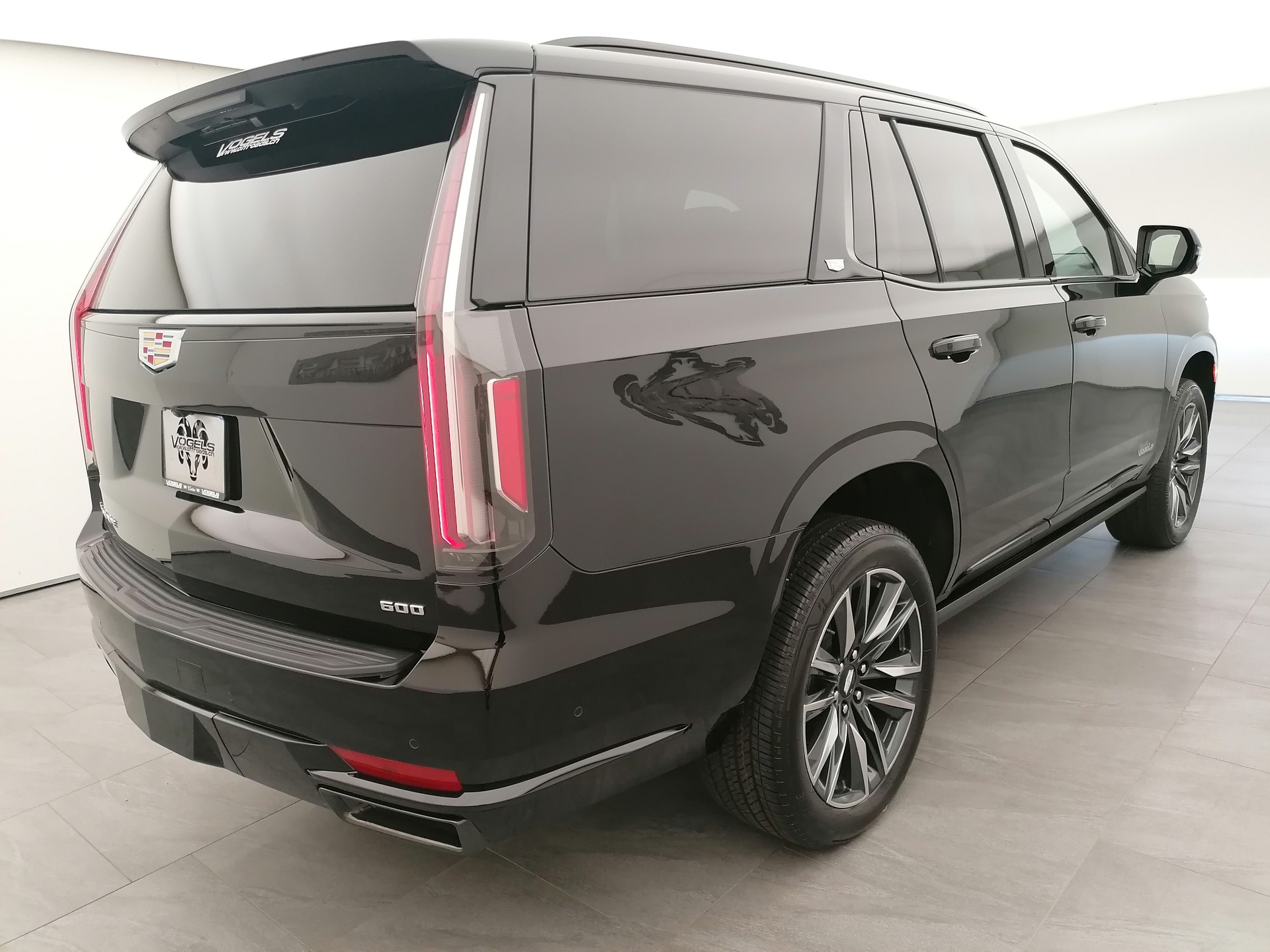 CADILLAC Escalade 6.2 Platinum Sport AWD-showroom-element-3