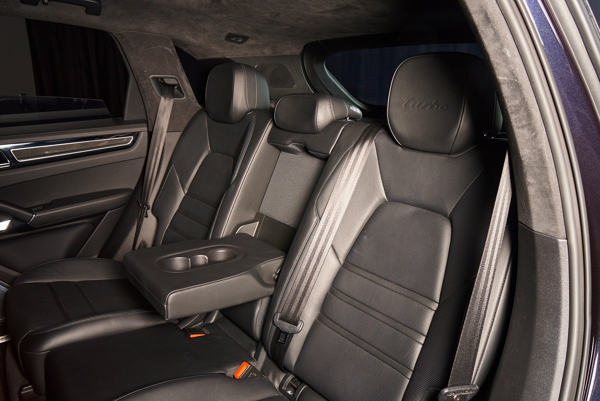 PORSCHE Cayenne Turbo-image-14