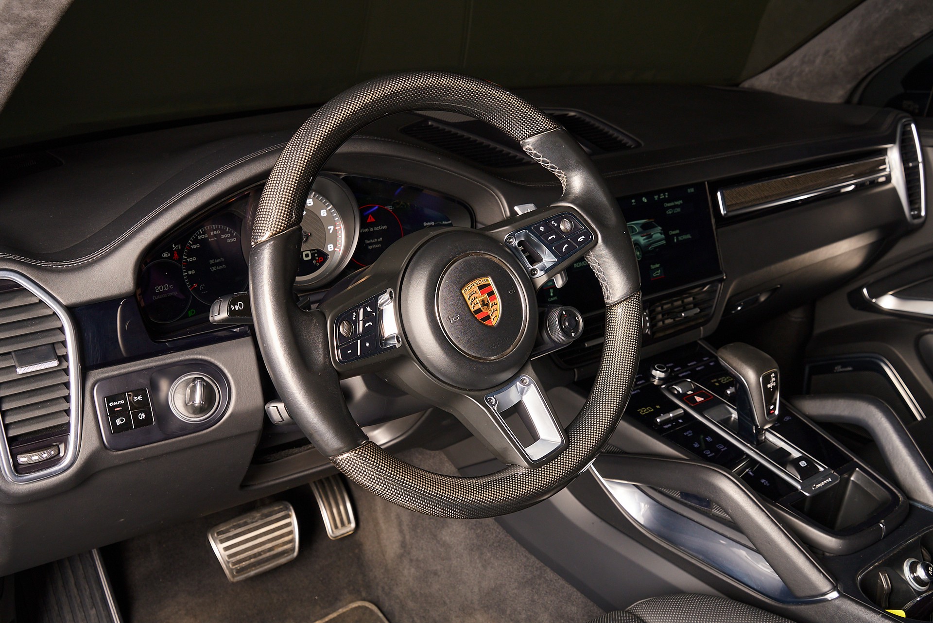 PORSCHE Cayenne Turbo-image-12