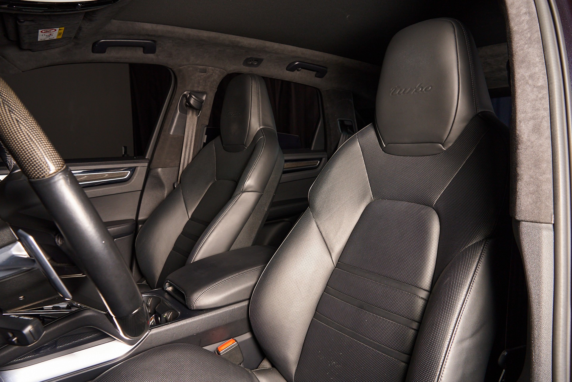 PORSCHE Cayenne Turbo-image-13