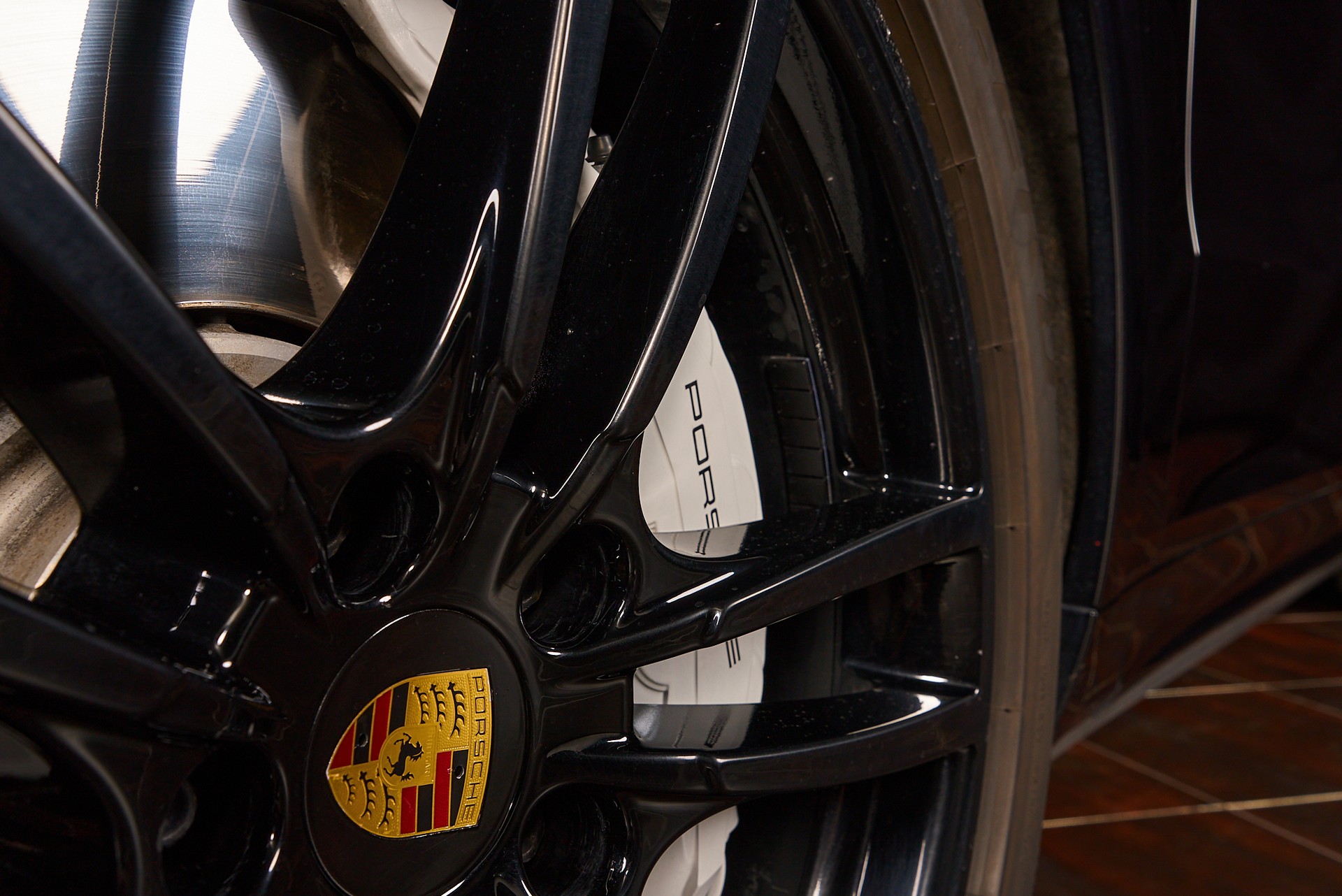 PORSCHE Cayenne Turbo-image-2