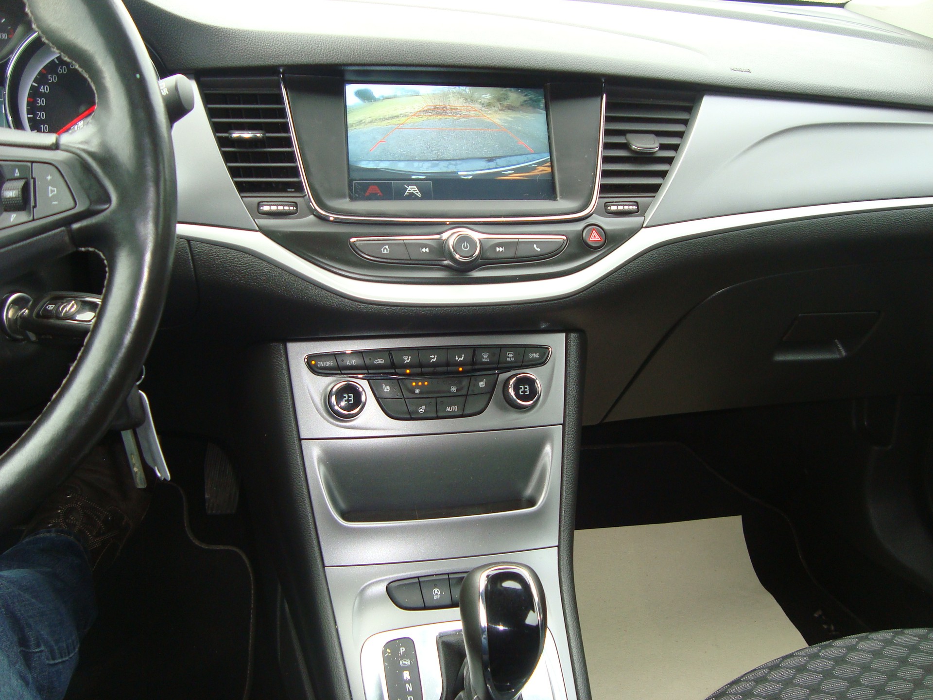 OPEL Astra Sports Tourer 1.4i Turbo Dynamic Automatic-image-10