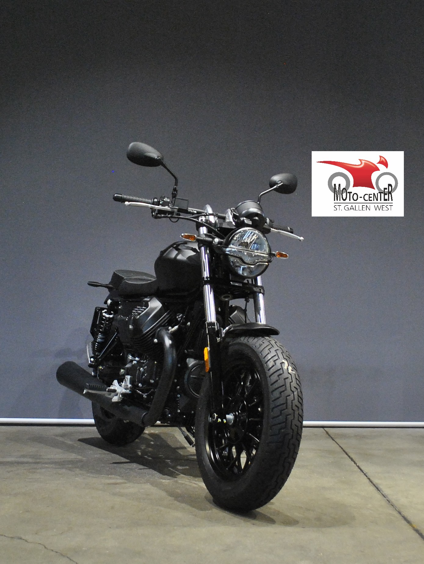 MOTO GUZZI V9 850 Bobber-image-0