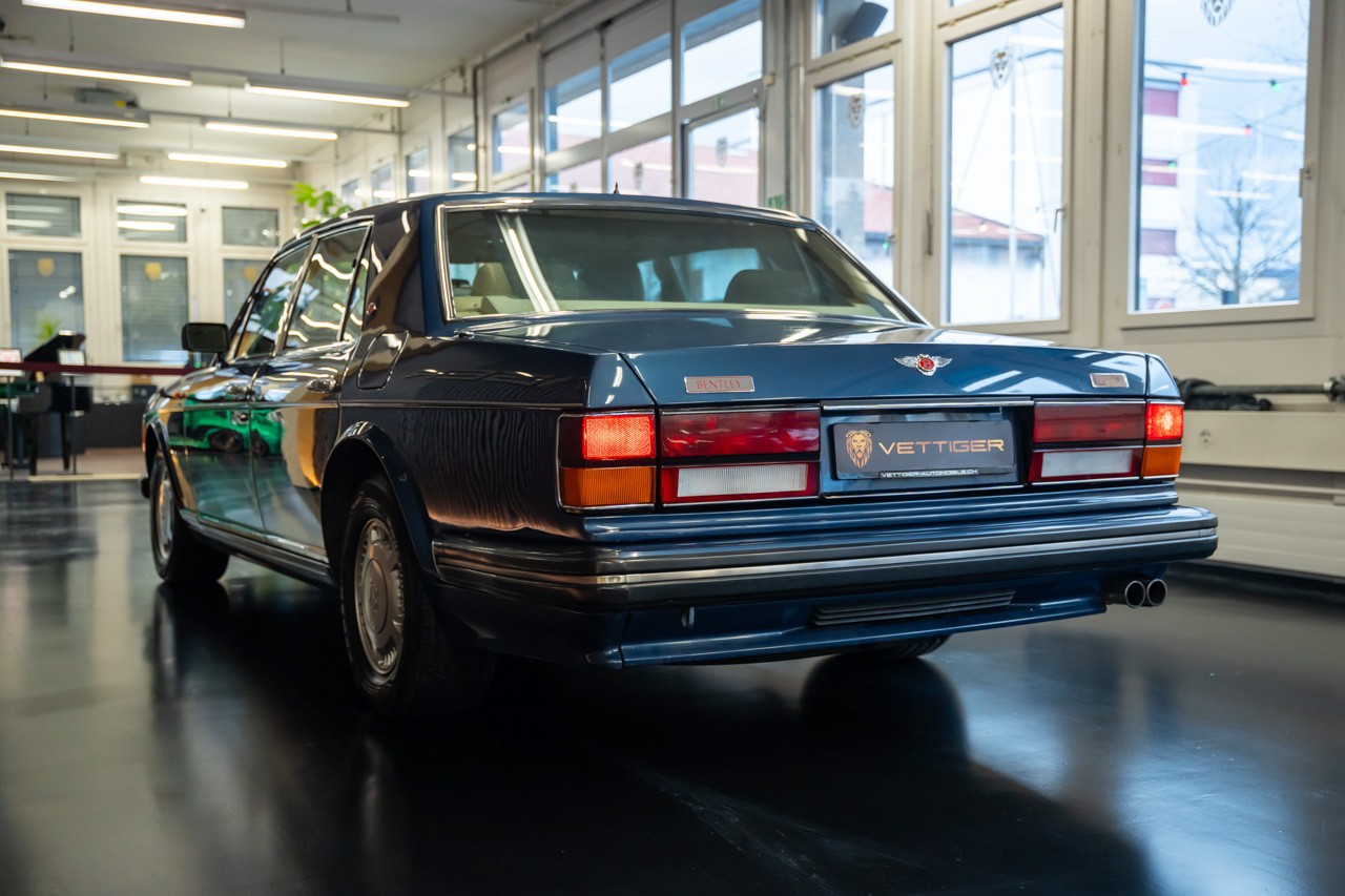 BENTLEY Turbo R-showroom-element-3