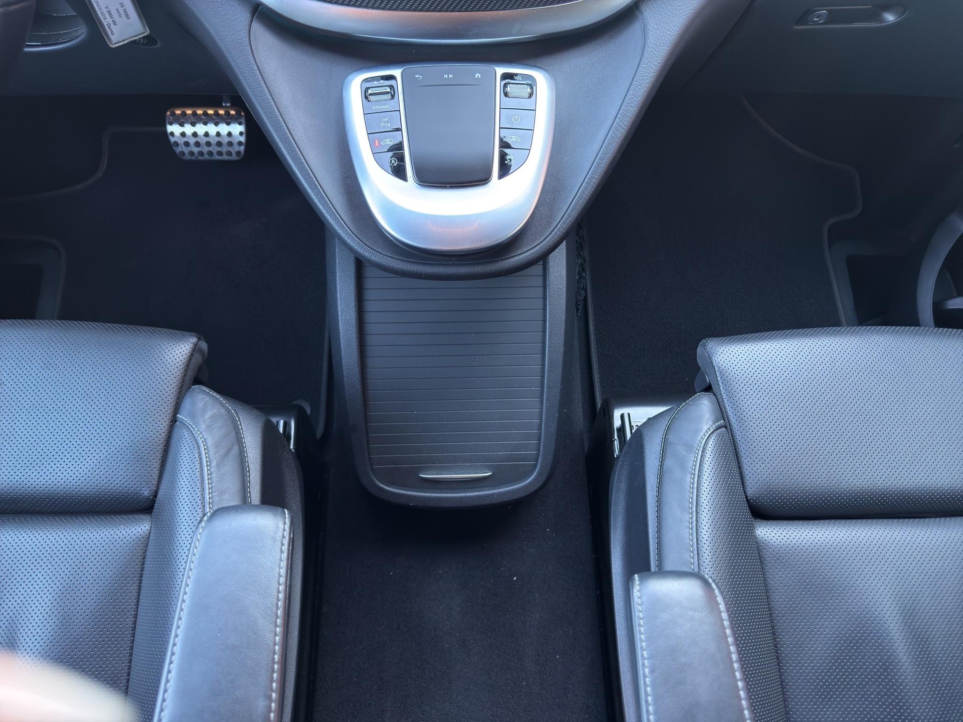 MERCEDES-BENZ V 300 d Swiss Ed. lang Van-image-14