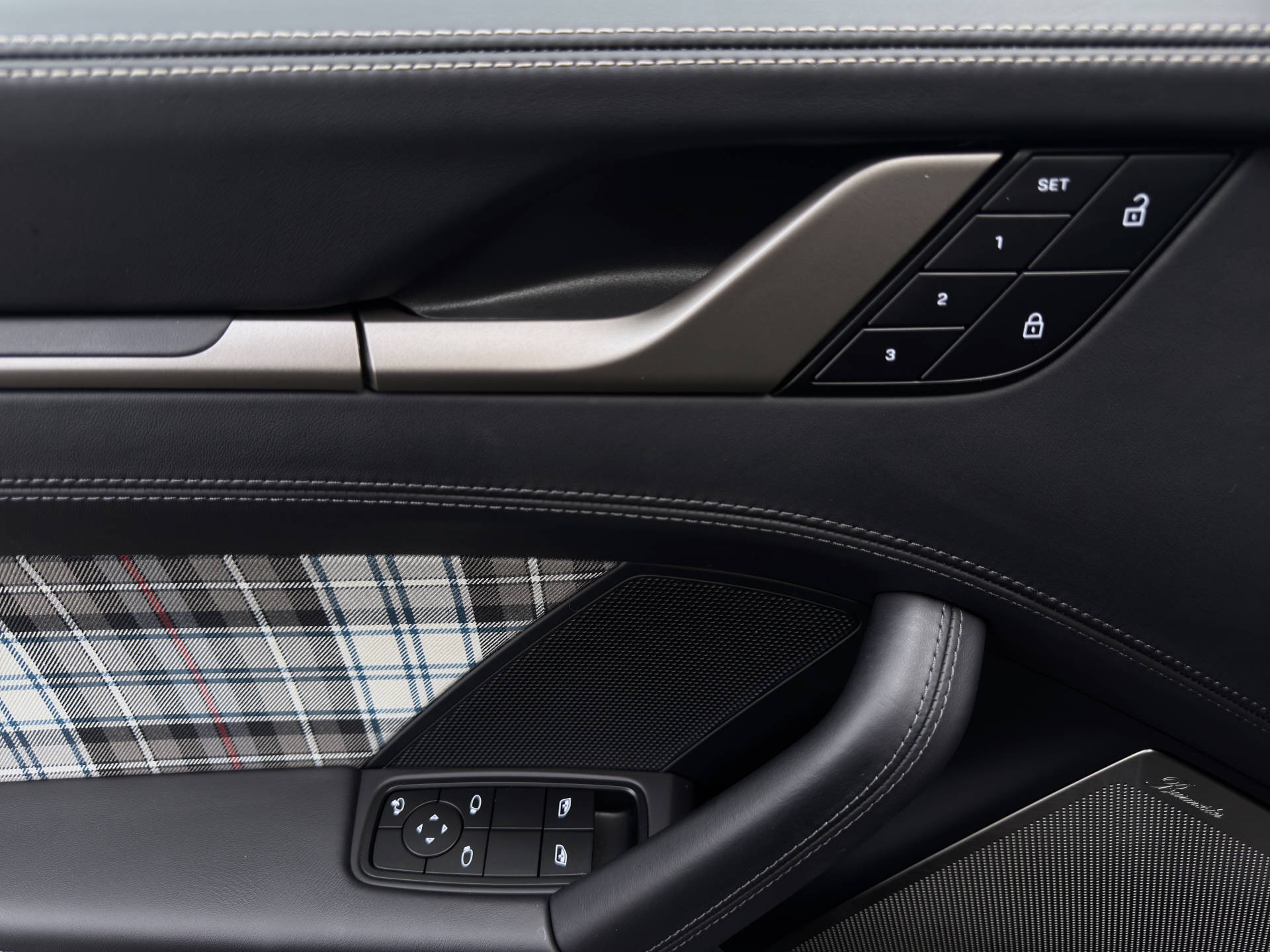 PORSCHE 911 Turbo 50 Jahre-image-7