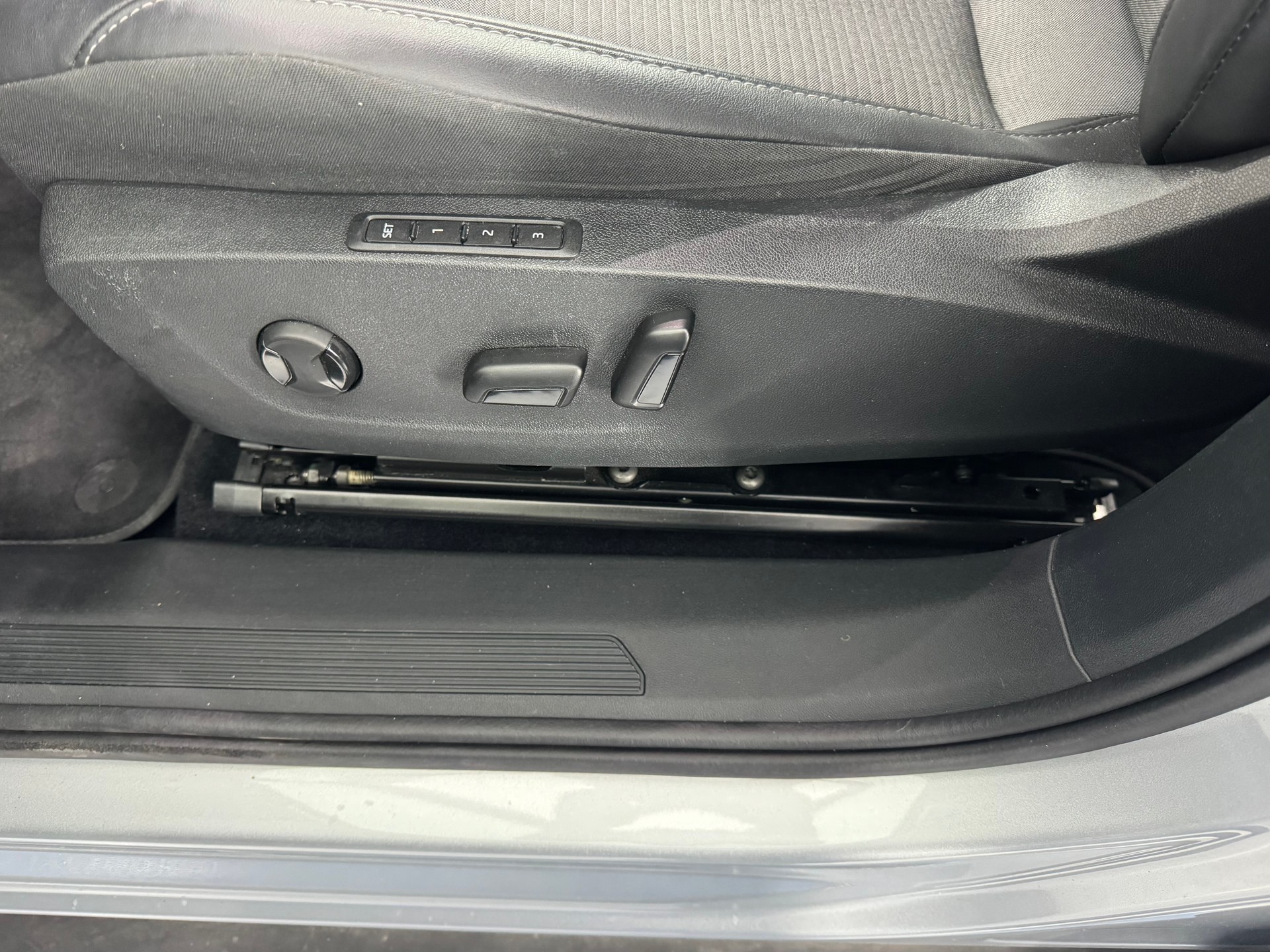 SKODA Enyaq iV 80x-image-11