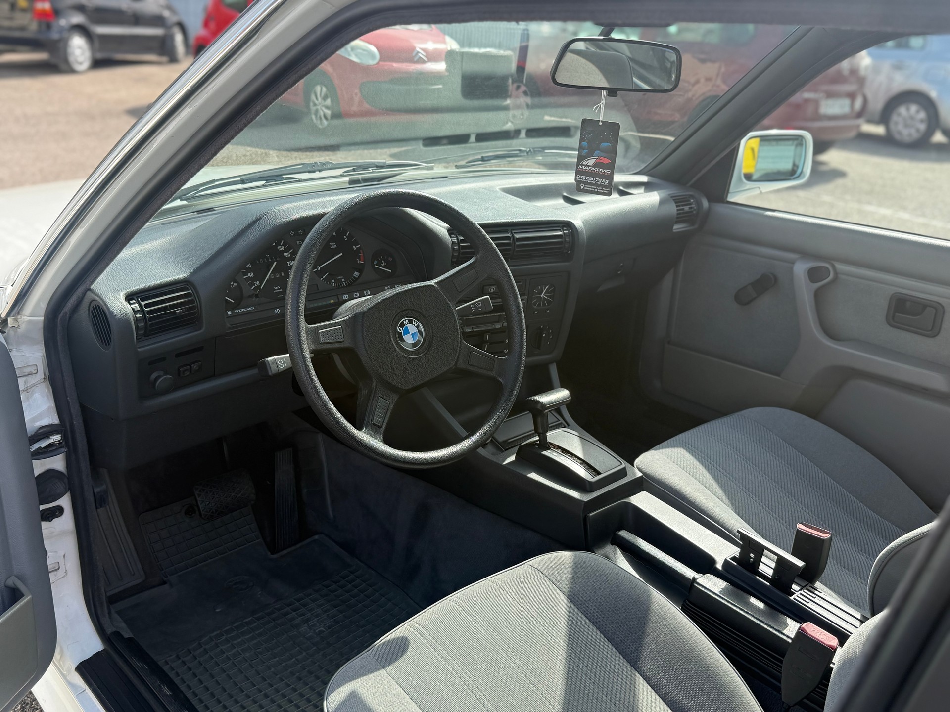 BMW 325iX A-image-6