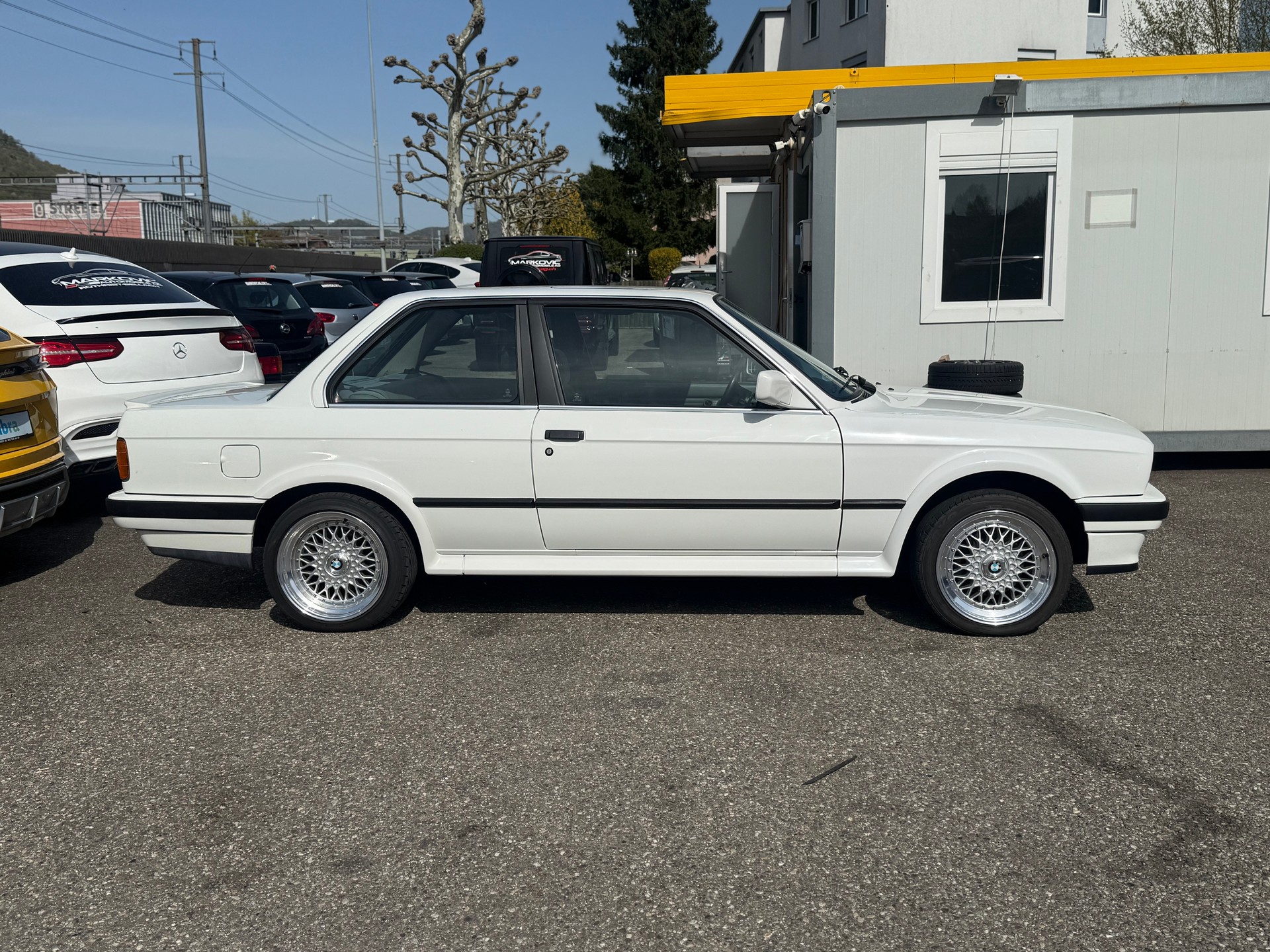 BMW 325iX A-image-3